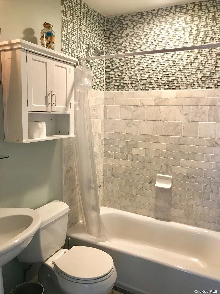 342 Dehnhoff Walk, Islip, NY, 4 Bedroom Bedrooms, 8 Room Rooms,2 BathroomBathrooms,Residential Lease,For Rent,Dehnhoff,0,L3350726 342 Dehnhoff Walk, Islip, NY, 4 Bedroom Bedrooms, 8 Room Rooms,2 BathroomBathrooms,Residential Lease,For Rent,Dehnhoff,0,L3350726