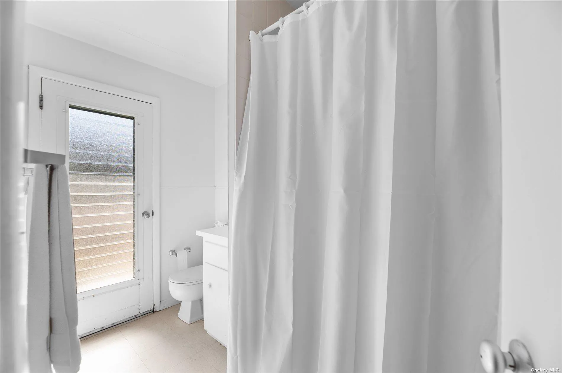 32 Kelp Avenue, Islip, NY, 5 Bedrooms Bedrooms, 8 Rooms Rooms,2 BathroomsBathrooms,Residential Lease,Idx,Kelp,0,L3353996 32 Kelp Avenue, Islip, NY, 5 Bedrooms Bedrooms, 8 Rooms Rooms,2 BathroomsBathrooms,Residential Lease,Idx,Kelp,0,L3353996