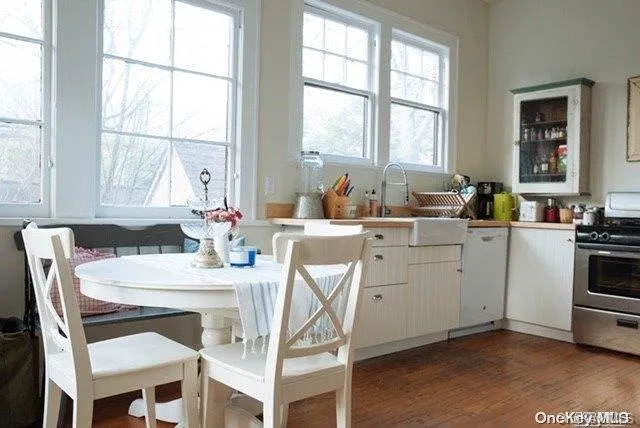 35 Beachwold Avenue, Brookhaven, NY, 5 Bedrooms Bedrooms, 10 Rooms Rooms,3 BathroomsBathrooms,Residential Lease,Idx,Beachwold,0,L3354000 35 Beachwold Avenue, Brookhaven, NY, 5 Bedrooms Bedrooms, 10 Rooms Rooms,3 BathroomsBathrooms,Residential Lease,Idx,Beachwold,0,L3354000