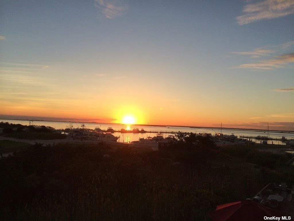 12 Sea Breeze Walk, Islip, NY, 4 Bedroom Bedrooms, 7 Room Rooms,2 BathroomBathrooms,Residential Lease,For Rent,Sea Breeze,0,L3376915 12 Sea Breeze Walk, Islip, NY, 4 Bedroom Bedrooms, 7 Room Rooms,2 BathroomBathrooms,Residential Lease,For Rent,Sea Breeze,0,L3376915