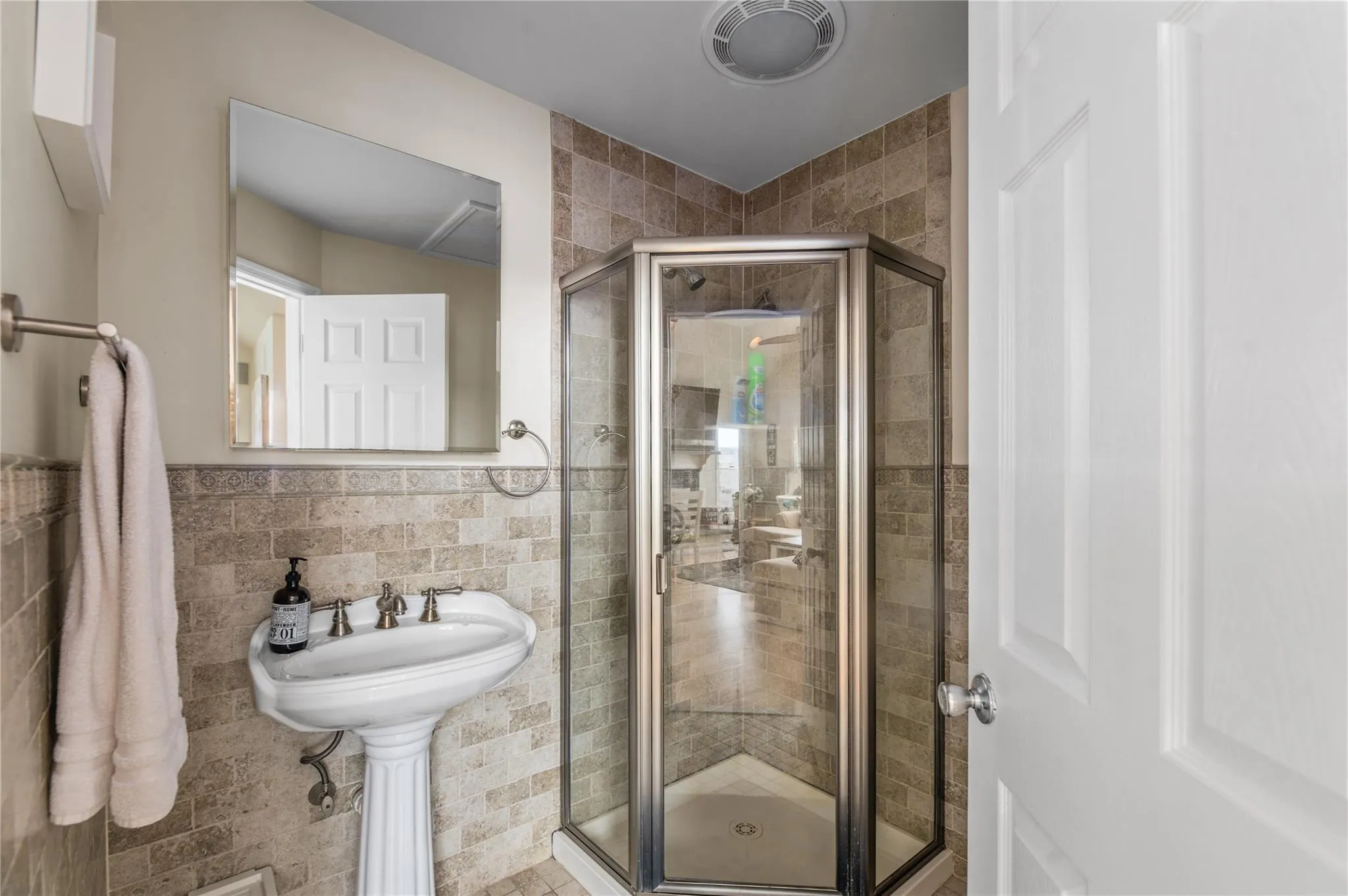 22 Bungalow, Islip, NY, 4 Bedrooms Bedrooms, 8 Rooms Rooms,3 BathroomsBathrooms,Residential Lease,For Rent,Bungalow,0,L3394405 22 Bungalow, Islip, NY, 4 Bedrooms Bedrooms, 8 Rooms Rooms,3 BathroomsBathrooms,Residential Lease,For Rent,Bungalow,0,L3394405