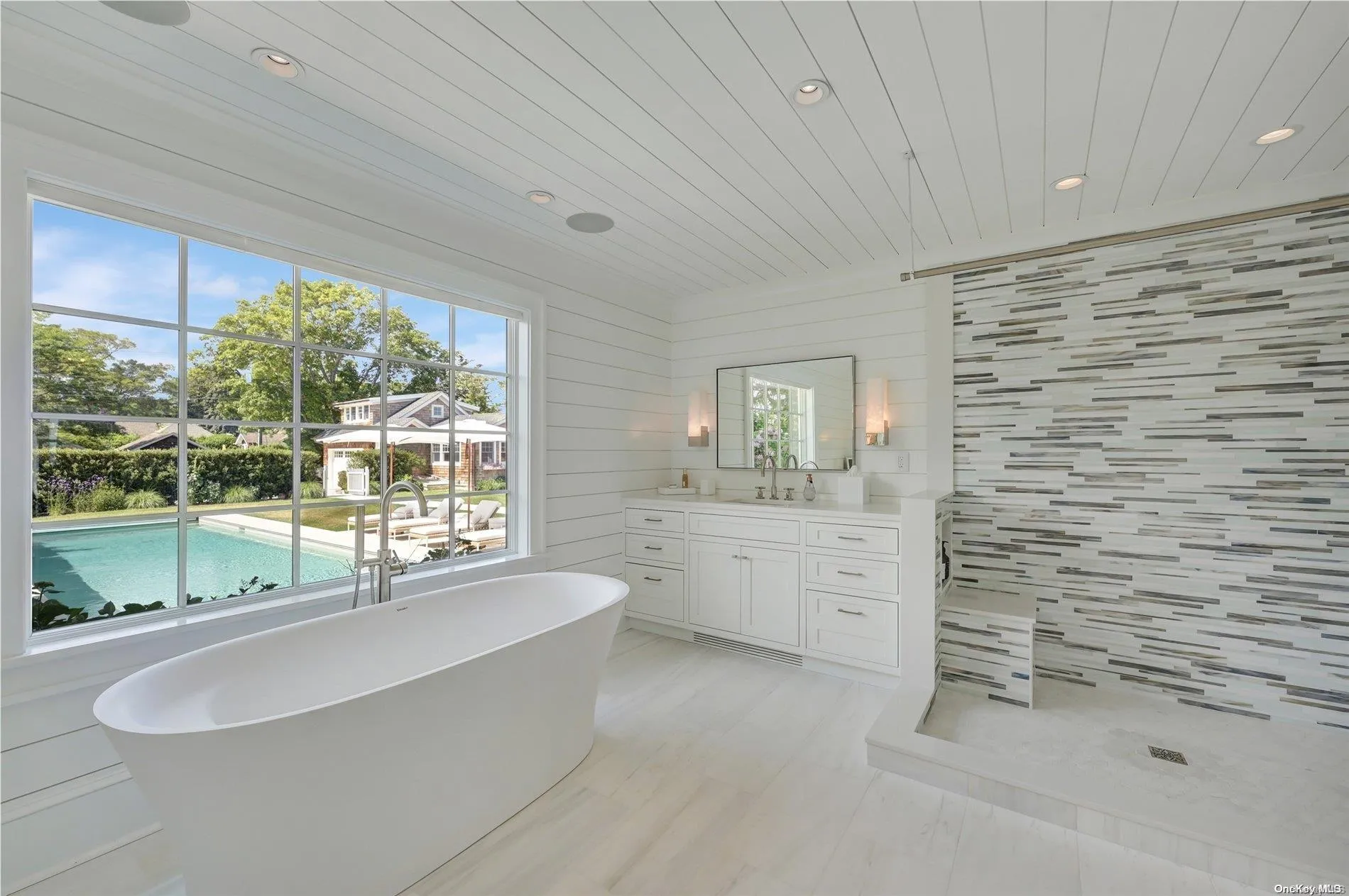 Master Bathroom Master Bathroom