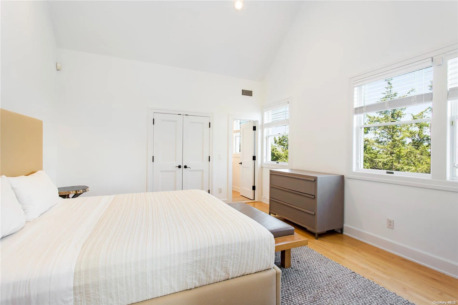 Ensuite guest bed 1 of 6 Ensuite guest bed 1 of 6