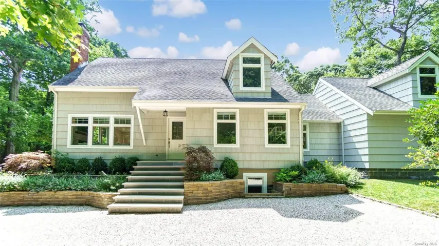 4 Scrimshaw Drive, Southampton, NY 11968