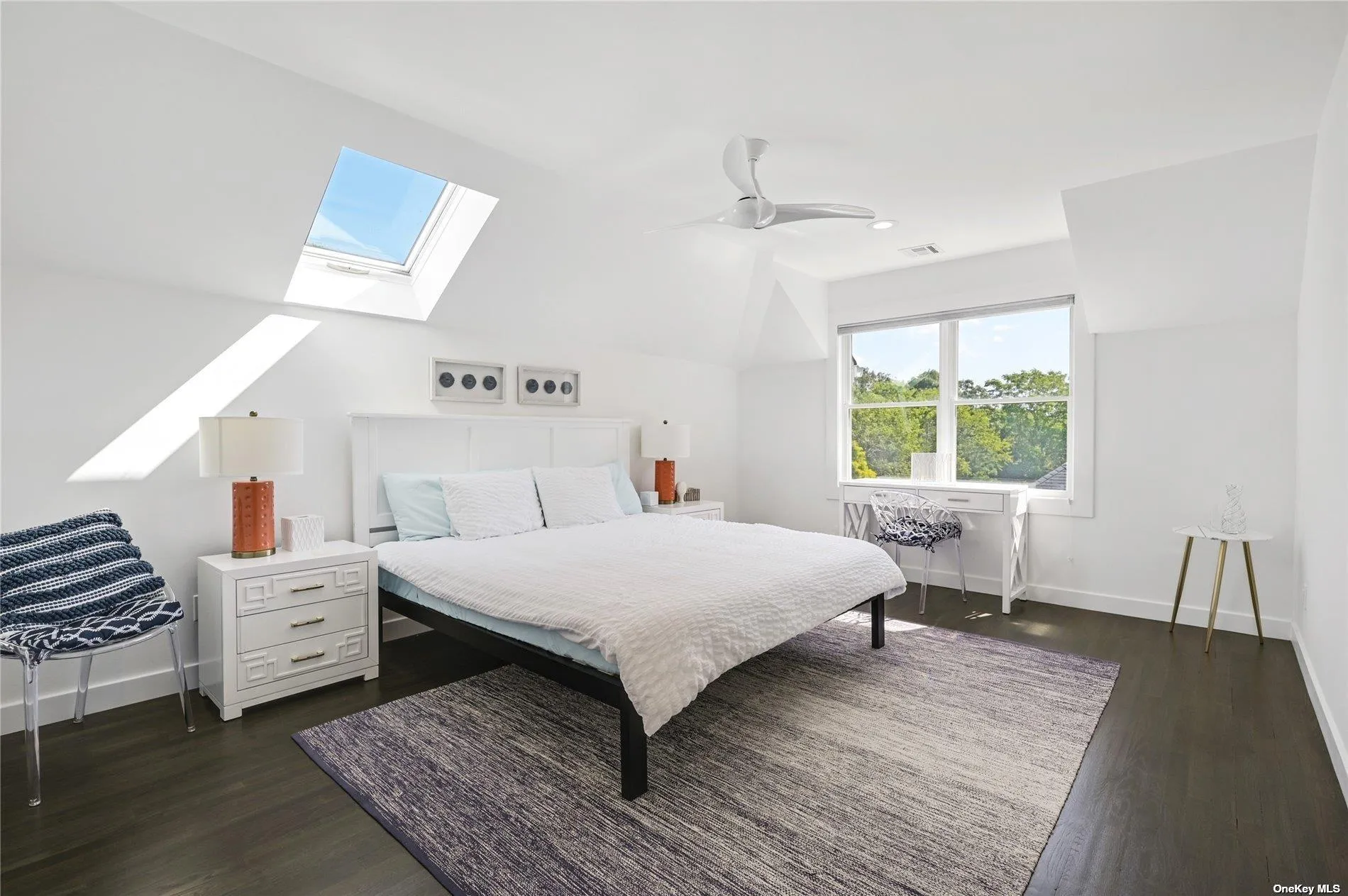 King en suite second floor King en suite second floor