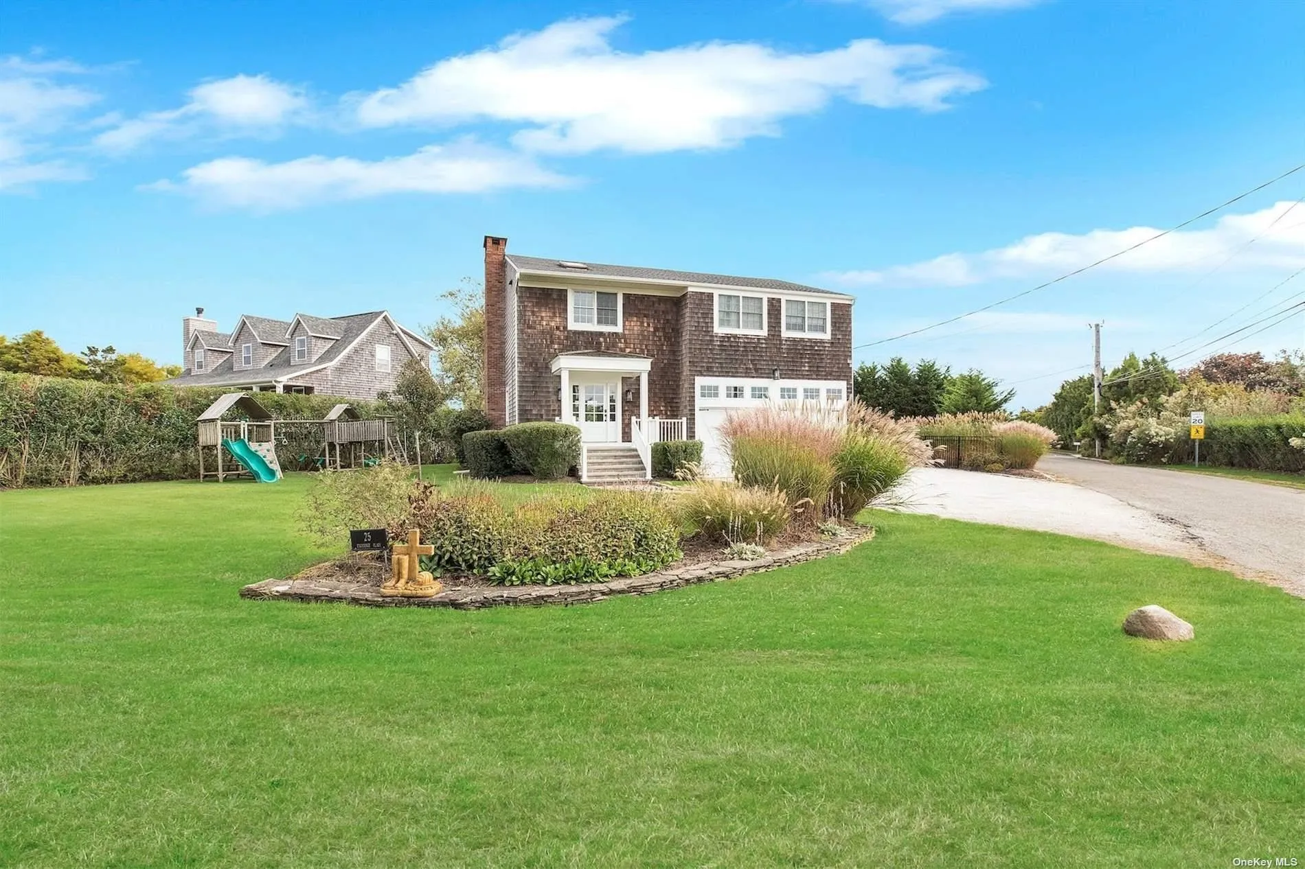 25 Exchange, Southampton, NY, 5 Bedrooms Bedrooms, 8 Rooms Rooms,3 BathroomsBathrooms,Residential Lease,For Rent,Exchange,0,L3438374 25 Exchange, Southampton, NY, 5 Bedrooms Bedrooms, 8 Rooms Rooms,3 BathroomsBathrooms,Residential Lease,For Rent,Exchange,0,L3438374