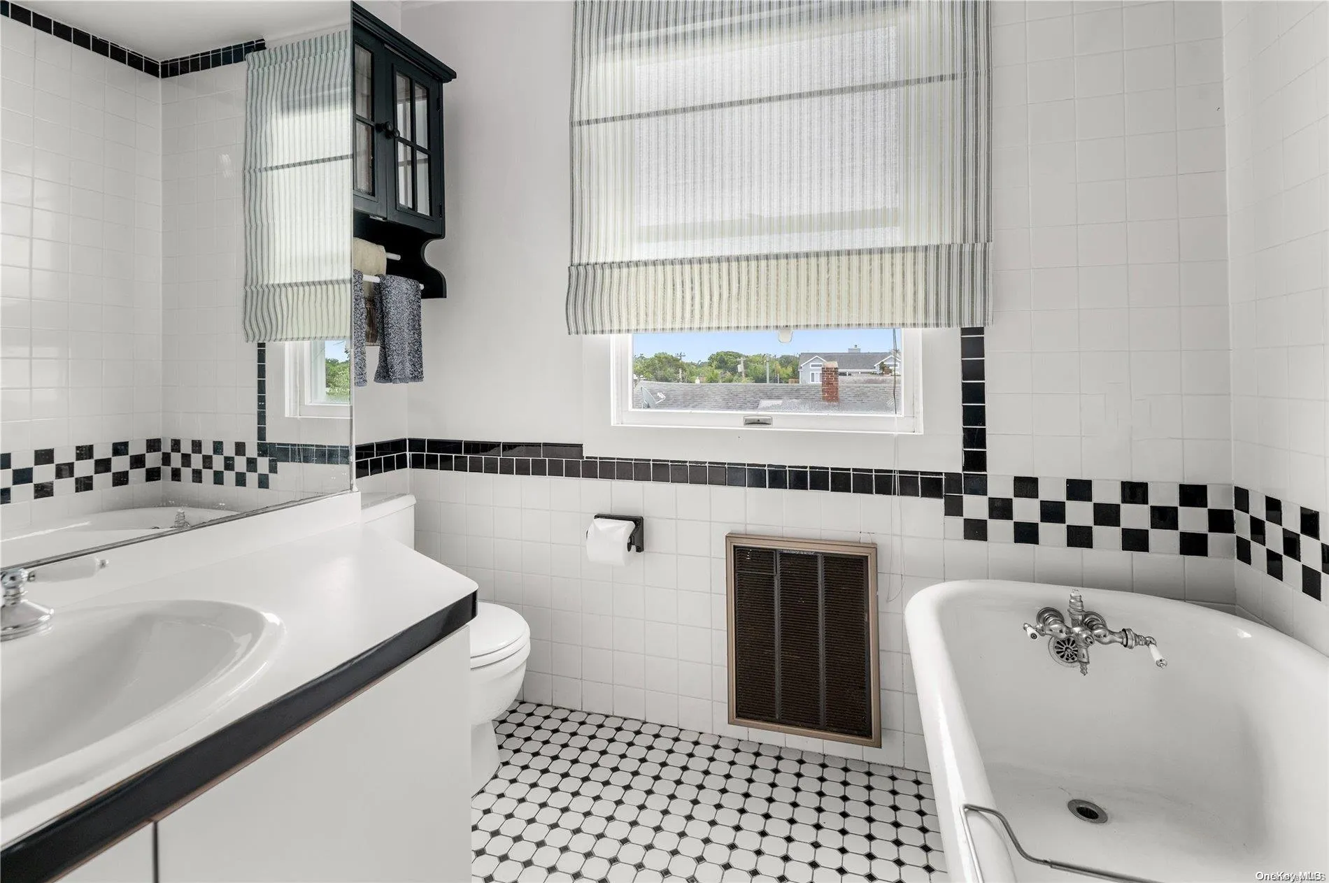 300 Cottage Walk, Islip, NY, 5 Bedrooms Bedrooms, 7 Rooms Rooms,3 BathroomsBathrooms,Residential Lease,Idx,Cottage,0,L3441573 300 Cottage Walk, Islip, NY, 5 Bedrooms Bedrooms, 7 Rooms Rooms,3 BathroomsBathrooms,Residential Lease,Idx,Cottage,0,L3441573