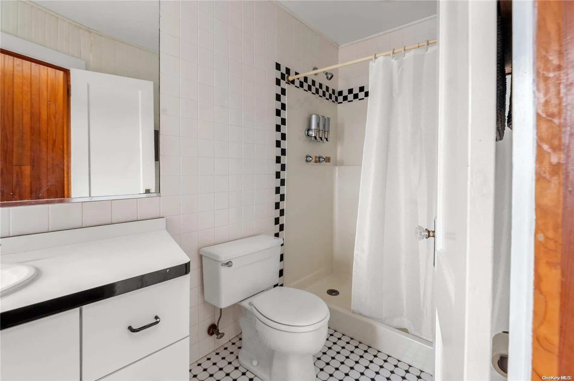 300 Cottage Walk, Islip, NY, 5 Bedrooms Bedrooms, 7 Rooms Rooms,3 BathroomsBathrooms,Residential Lease,Idx,Cottage,0,L3441573 300 Cottage Walk, Islip, NY, 5 Bedrooms Bedrooms, 7 Rooms Rooms,3 BathroomsBathrooms,Residential Lease,Idx,Cottage,0,L3441573