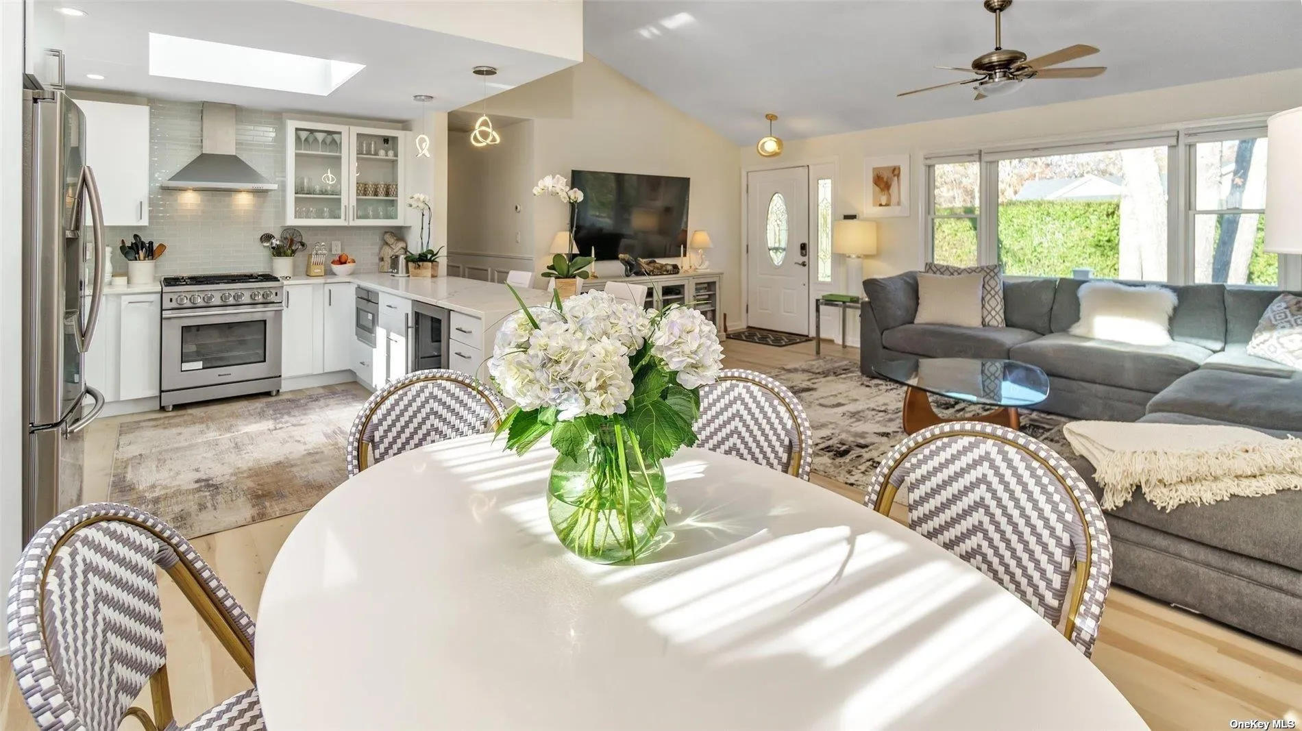 60 Lynncliff Road, Southampton, NY, 3 Bedrooms Bedrooms, 7 Rooms Rooms,2 BathroomsBathrooms,Residential Lease,Idx,Lynncliff,0,L3446754 60 Lynncliff Road, Southampton, NY, 3 Bedrooms Bedrooms, 7 Rooms Rooms,2 BathroomsBathrooms,Residential Lease,Idx,Lynncliff,0,L3446754