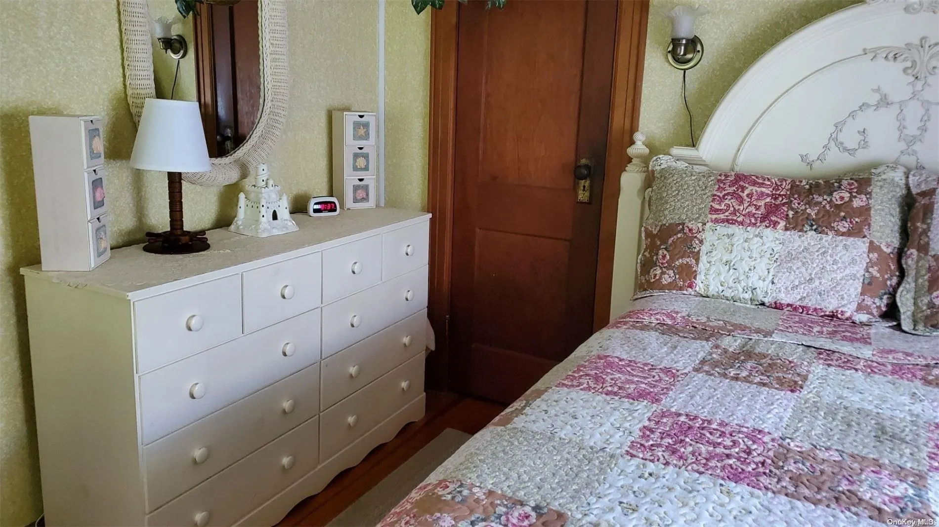 250 Cottage Walk, Islip, NY, 4 Bedrooms Bedrooms, 10 Rooms Rooms,1 BathroomBathrooms,Residential Lease,Idx,Cottage,0,L3447402 250 Cottage Walk, Islip, NY, 4 Bedrooms Bedrooms, 10 Rooms Rooms,1 BathroomBathrooms,Residential Lease,Idx,Cottage,0,L3447402