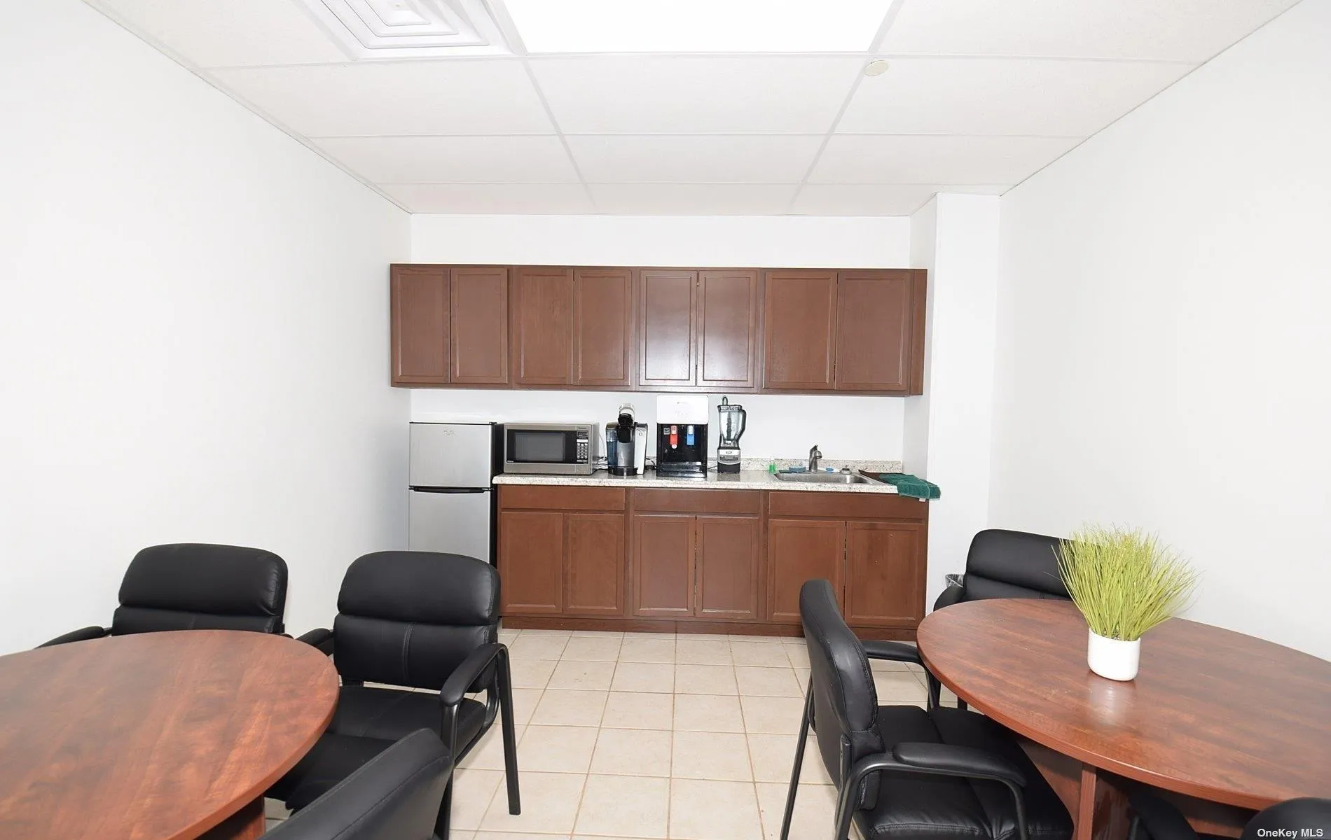 25 Melville Park Road, Huntington, NY, ,Commercial Lease,Idx,Melville Park,0,L3449070 25 Melville Park Road, Huntington, NY, ,Commercial Lease,Idx,Melville Park,0,L3449070