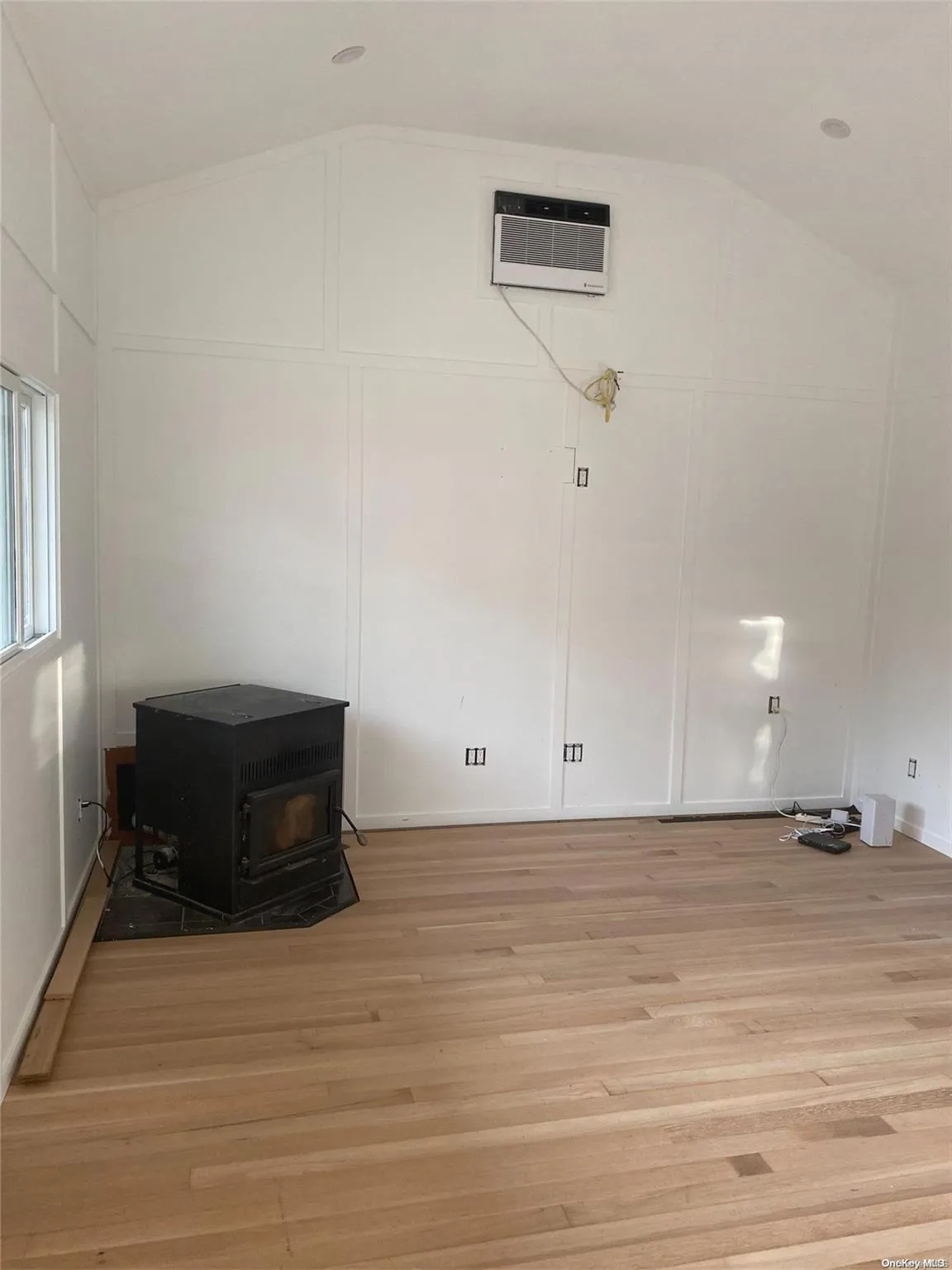 18 Erie Street, Brookhaven, NY, 2 Bedrooms Bedrooms, 7 Rooms Rooms,1 BathroomBathrooms,Residential Lease,Idx,Erie,0,L3452882 18 Erie Street, Brookhaven, NY, 2 Bedrooms Bedrooms, 7 Rooms Rooms,1 BathroomBathrooms,Residential Lease,Idx,Erie,0,L3452882