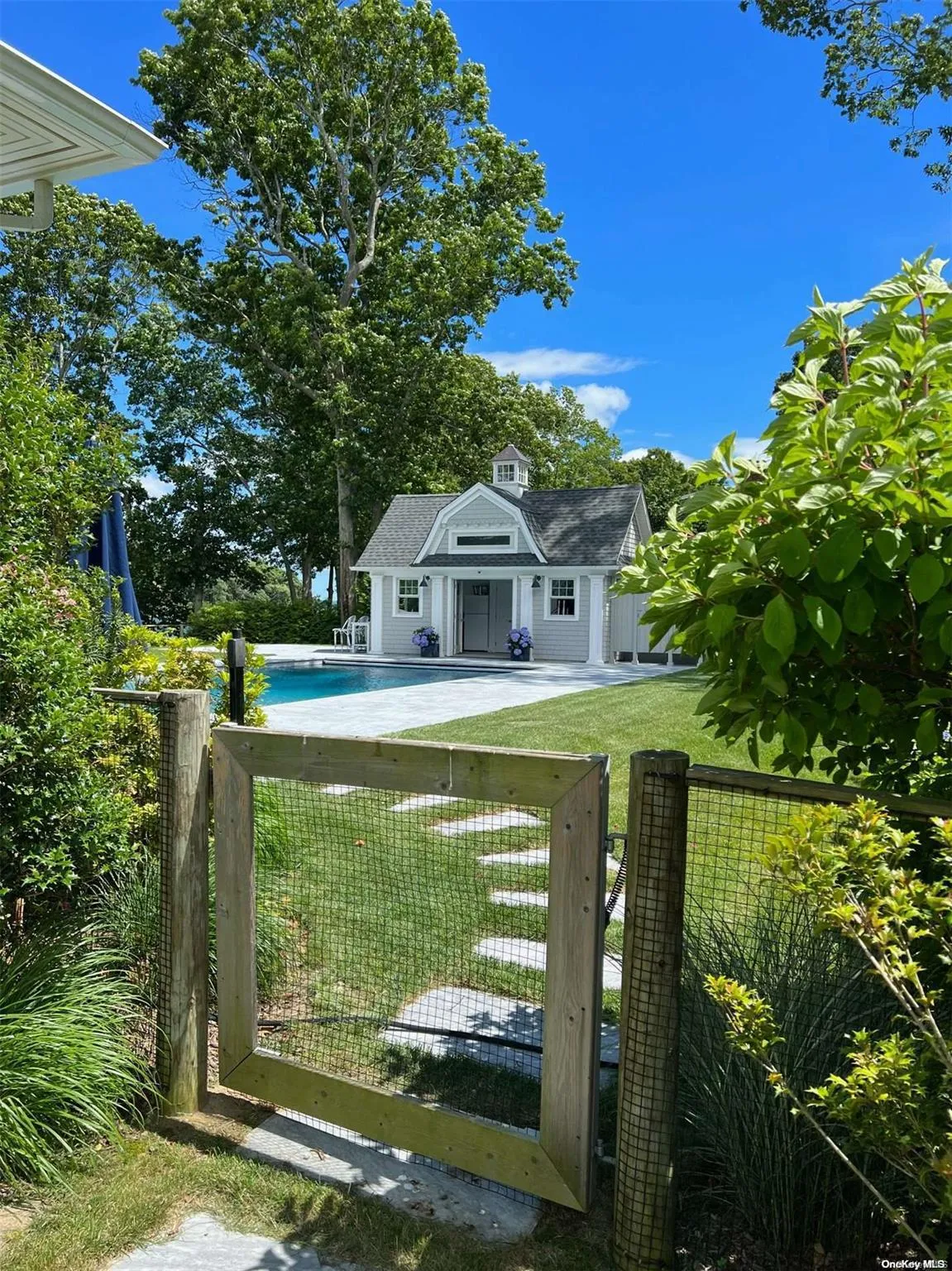 Gateway to heavenly vacation! Gateway to heavenly vacation!