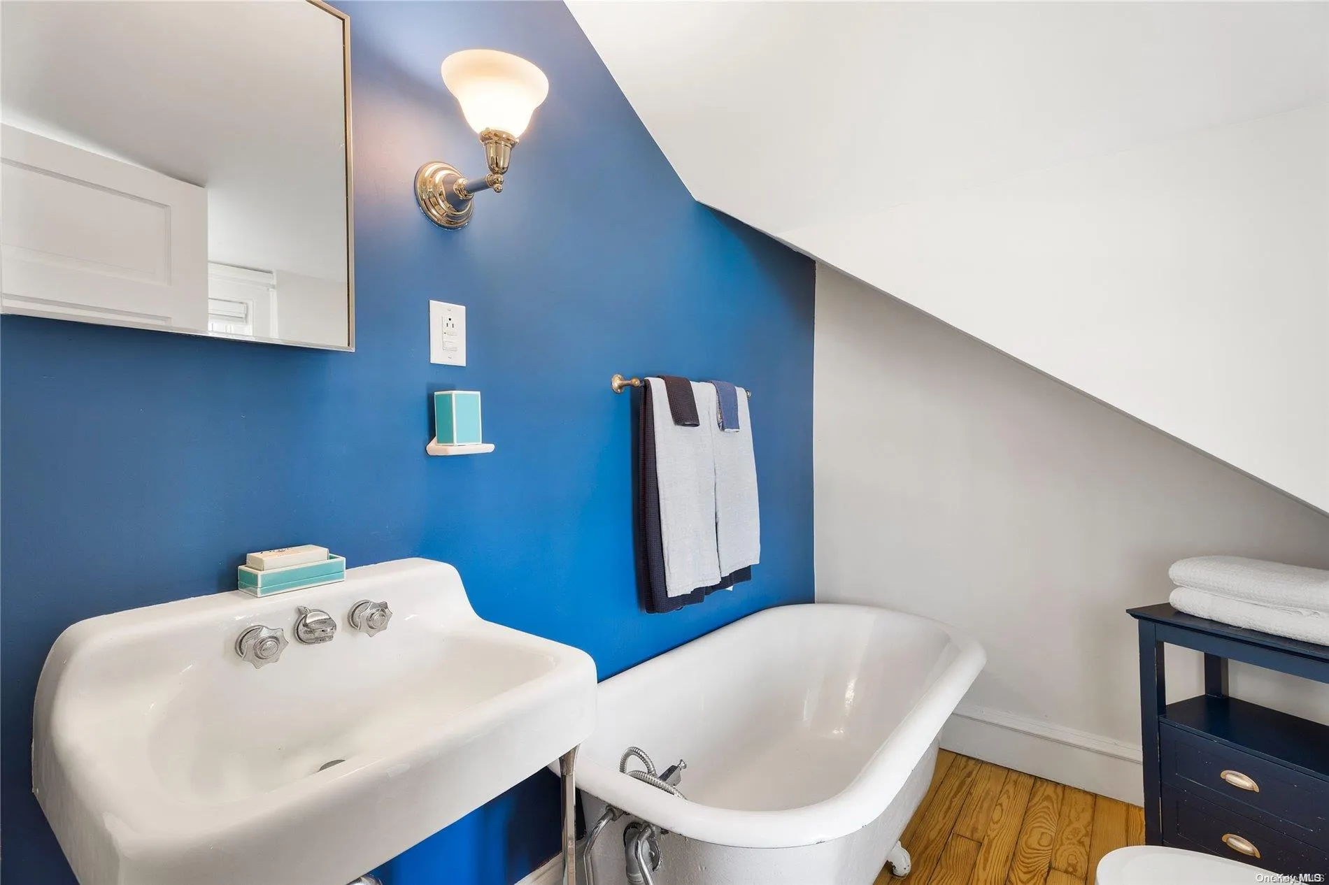 1 Village Lane, Southampton, NY, 3 Bedrooms Bedrooms, 8 Rooms Rooms,2 BathroomsBathrooms,Residential Lease,Idx,Village,0,L3465050 1 Village Lane, Southampton, NY, 3 Bedrooms Bedrooms, 8 Rooms Rooms,2 BathroomsBathrooms,Residential Lease,Idx,Village,0,L3465050