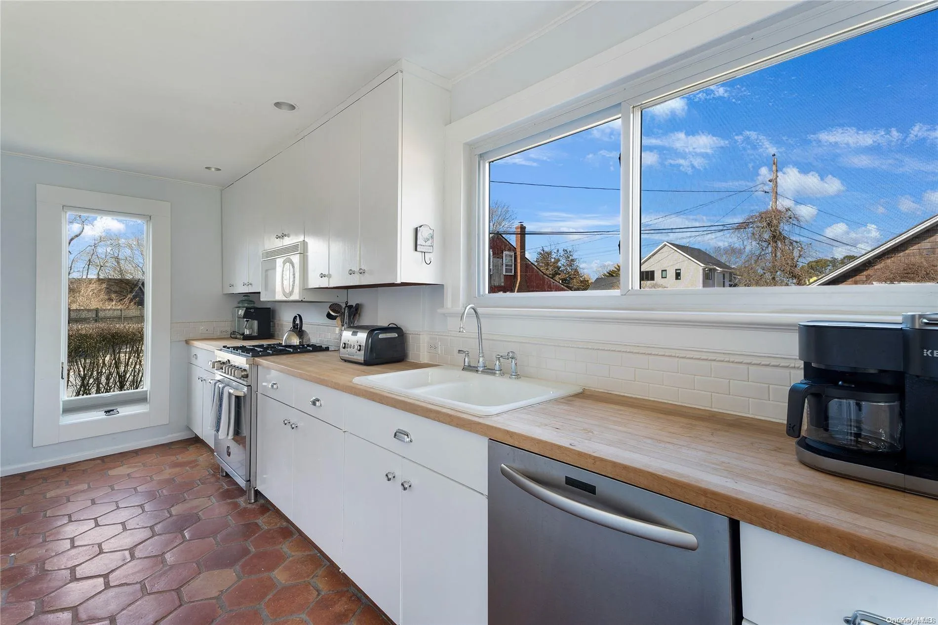 1 Village Lane, Southampton, NY, 3 Bedrooms Bedrooms, 8 Rooms Rooms,2 BathroomsBathrooms,Residential Lease,Idx,Village,0,L3465050 1 Village Lane, Southampton, NY, 3 Bedrooms Bedrooms, 8 Rooms Rooms,2 BathroomsBathrooms,Residential Lease,Idx,Village,0,L3465050