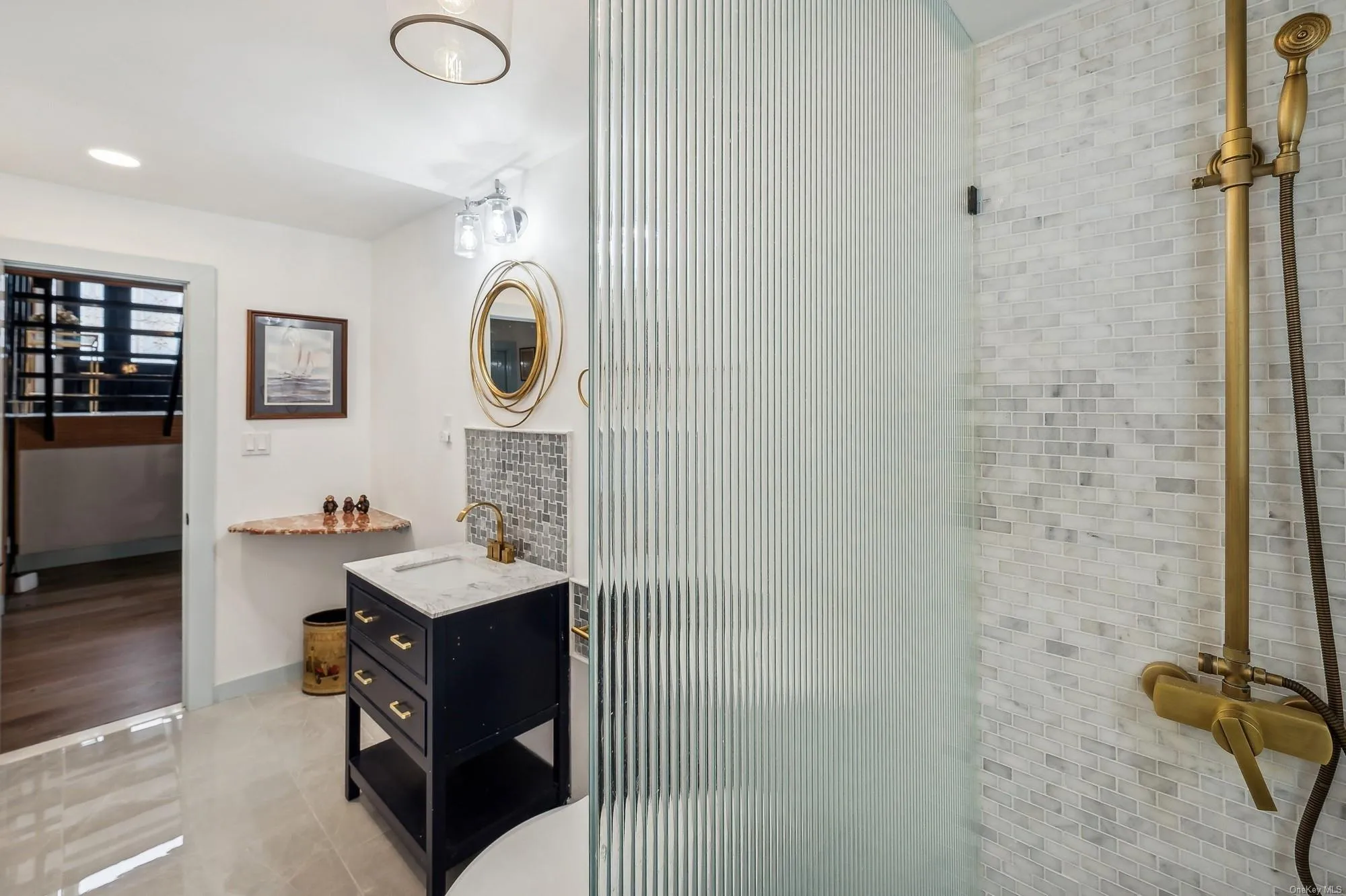 BATHROOM 1 BATHROOM 1