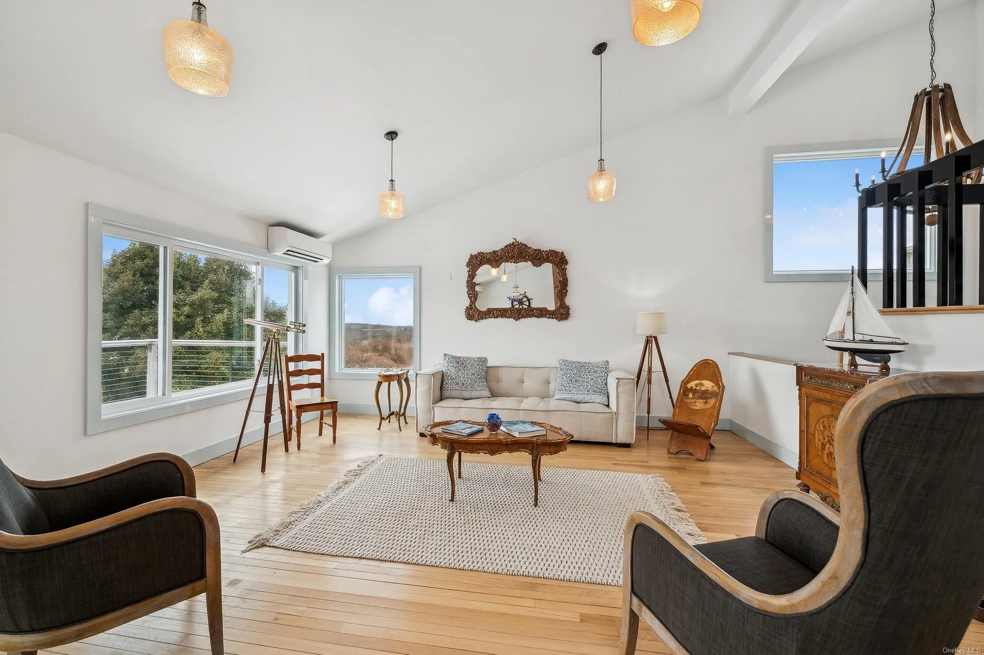 LIVING AREA LIVING AREA