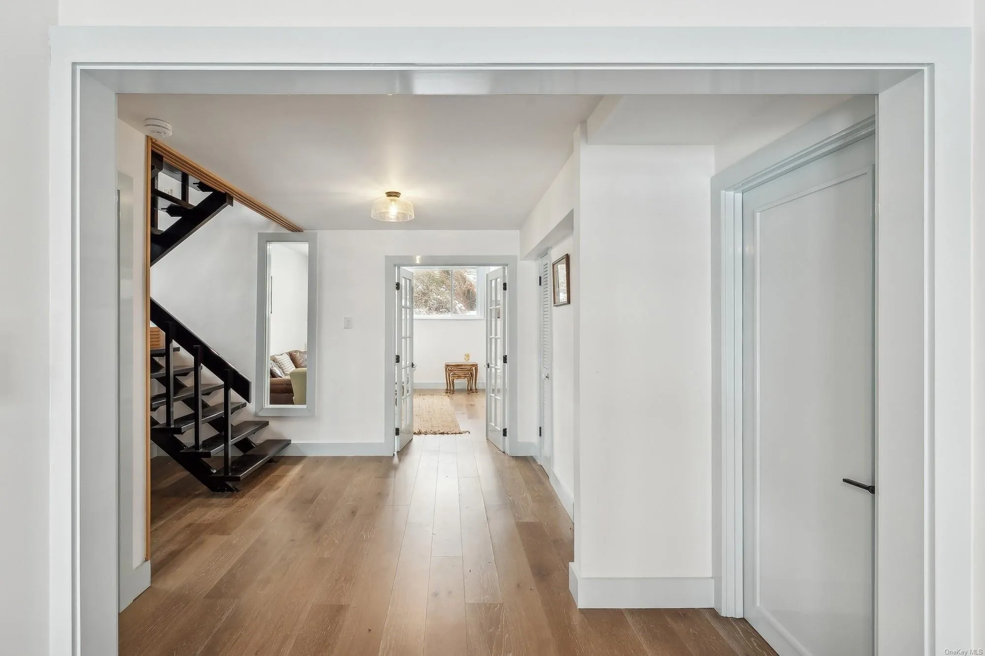 FOYER TO EXTRA LIVING ROOM FOYER TO EXTRA LIVING ROOM