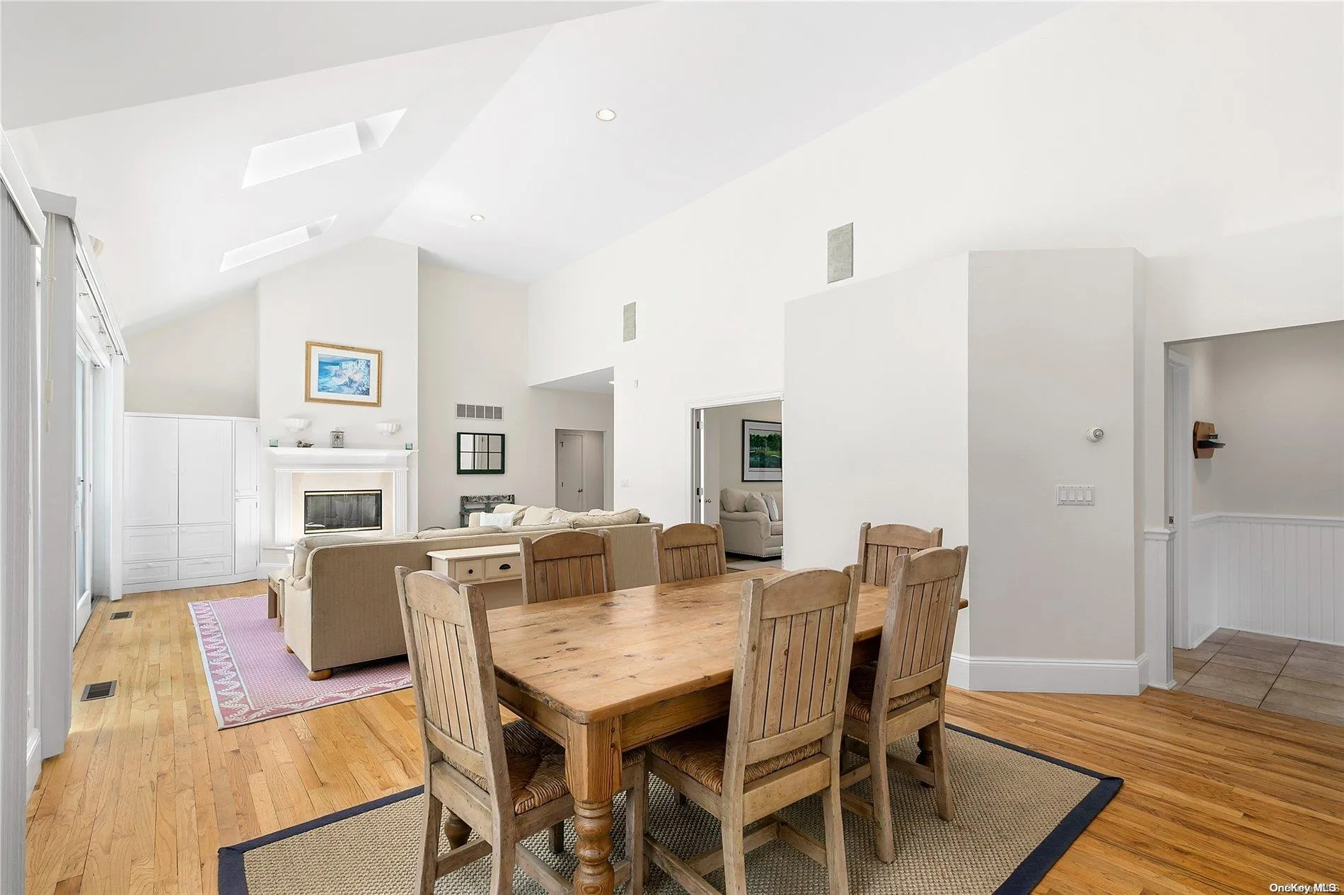 Dining Area Dining Area