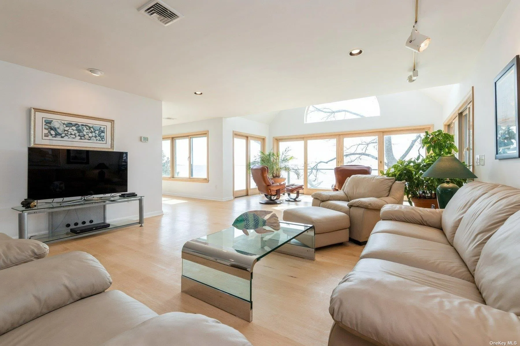 2nd floor living room 2nd floor living room