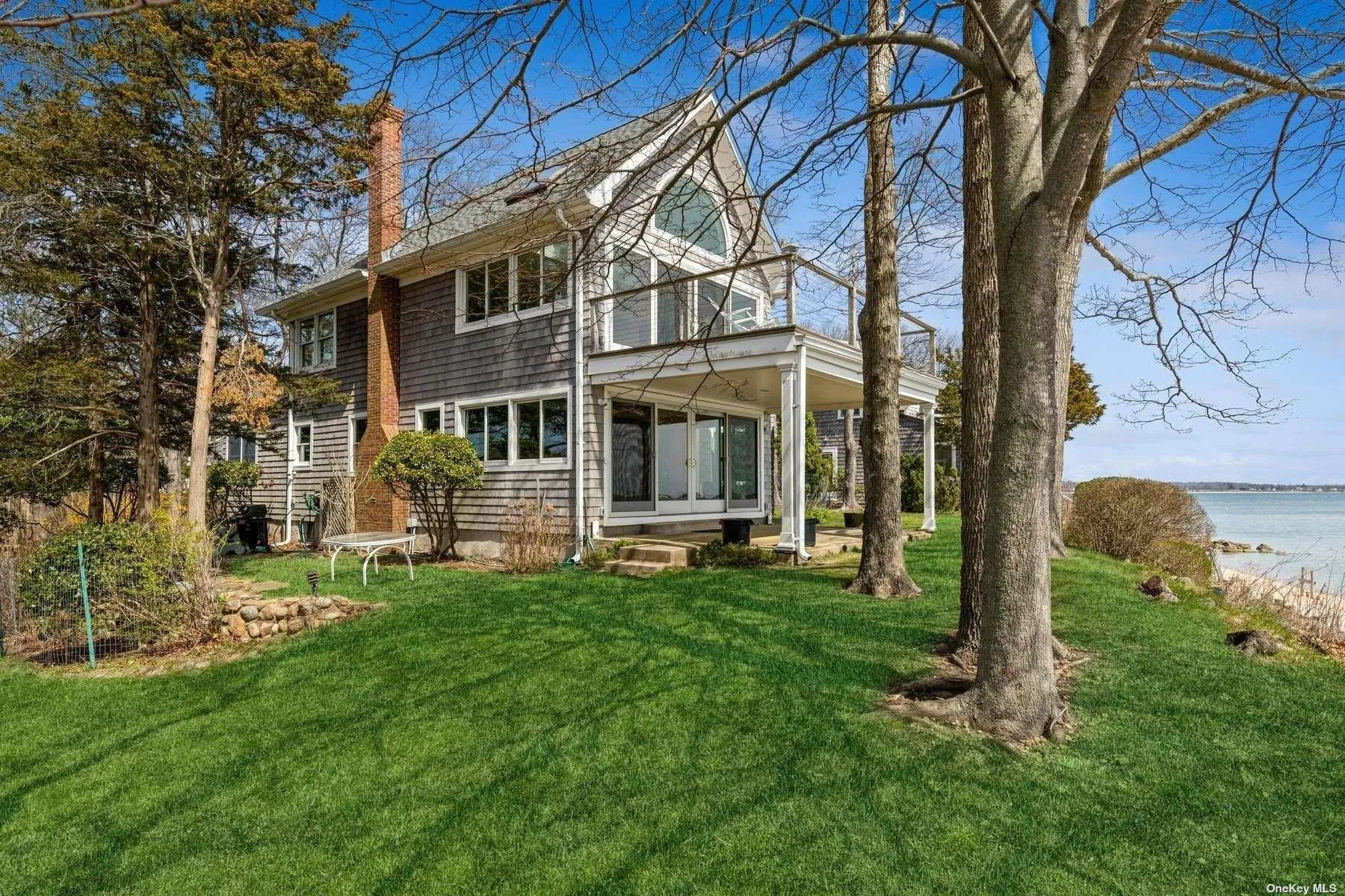 house and bayfront lawn house and bayfront lawn