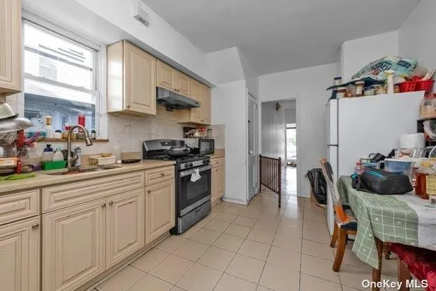 85-38 Homelawn Street, New York, NY, 6 Bedrooms Bedrooms, 8 Rooms Rooms,3 BathroomsBathrooms,Residential,For Rent,Homelawn,0,L3472686 85-38 Homelawn Street, New York, NY, 6 Bedrooms Bedrooms, 8 Rooms Rooms,3 BathroomsBathrooms,Residential,For Rent,Homelawn,0,L3472686