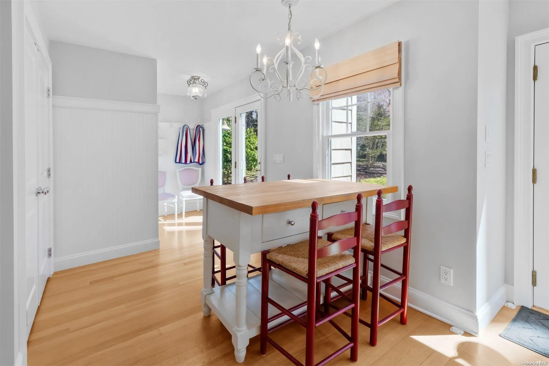 DINING AREA DINING AREA