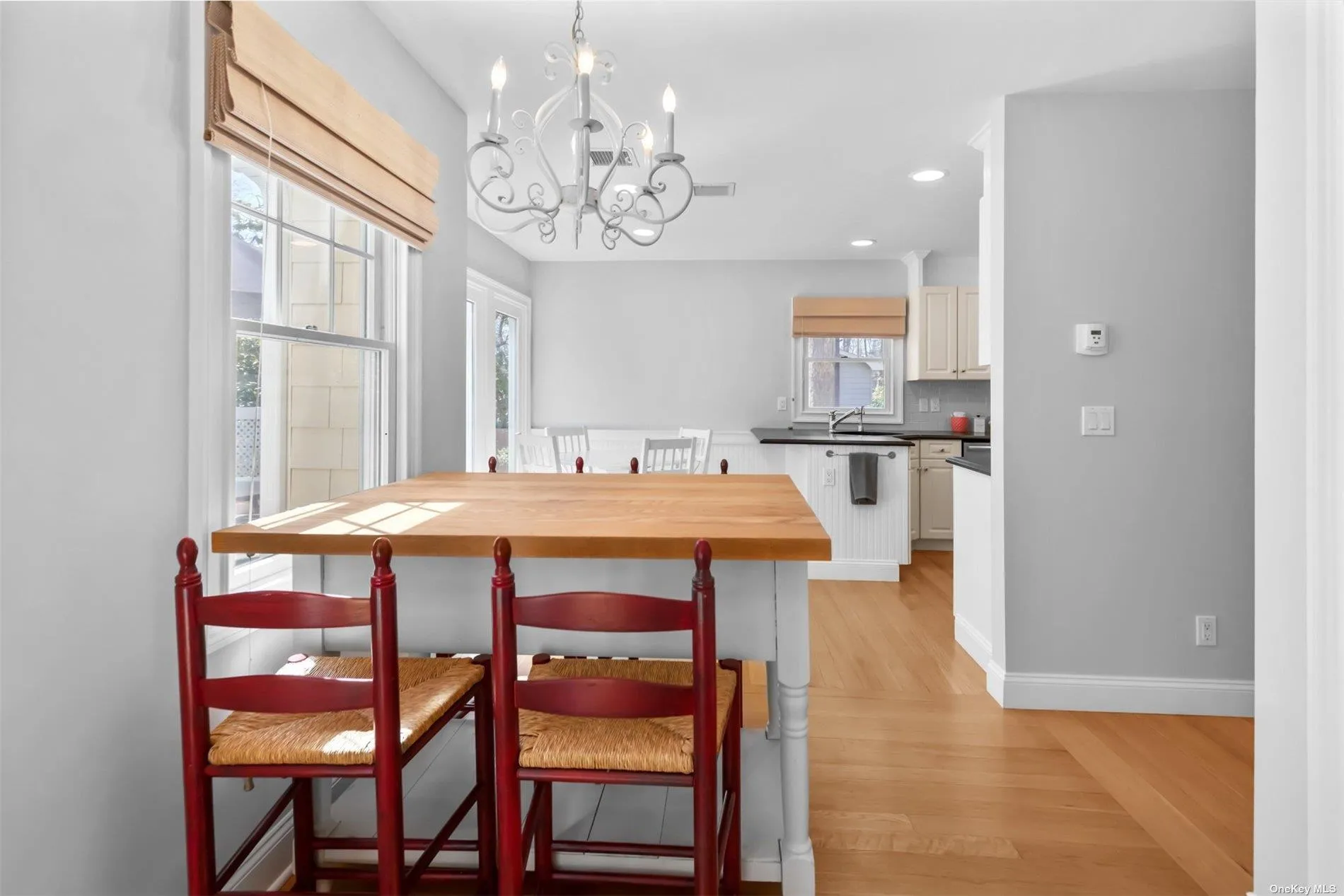 DINING AREA DINING AREA