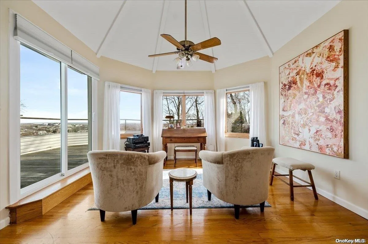 Master Br Sitting Room Master Br Sitting Room