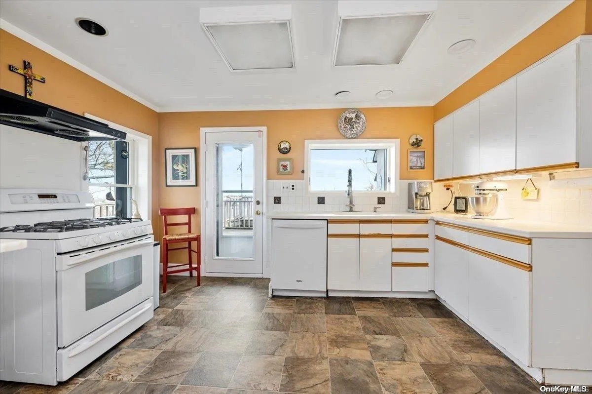 45 East Loop Road, New York, NY, 4 Bedrooms Bedrooms, 8 Rooms Rooms,2 BathroomsBathrooms,Residential,For Rent,East Loop Road,0,L3487081 45 East Loop Road, New York, NY, 4 Bedrooms Bedrooms, 8 Rooms Rooms,2 BathroomsBathrooms,Residential,For Rent,East Loop Road,0,L3487081