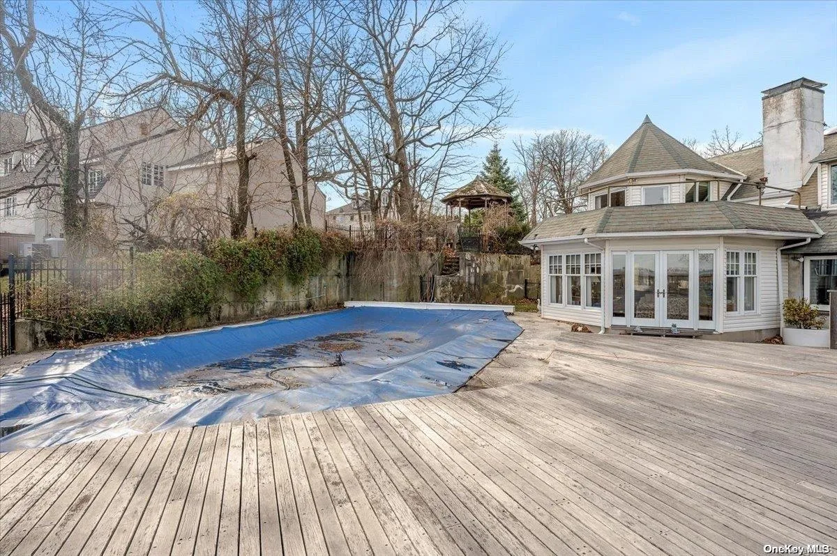 Deck with pool covered Deck with pool covered