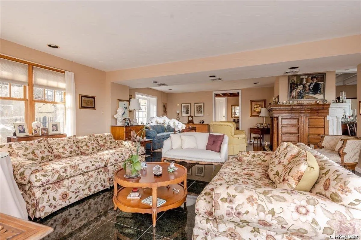 Living Rm Living Rm