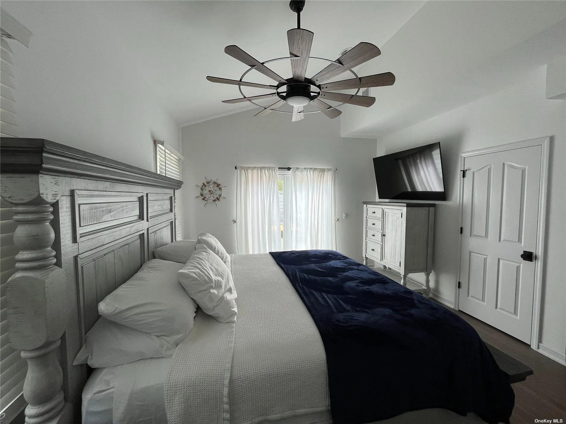 24 Bungalow Walk, Islip, NY, 4 Bedrooms Bedrooms, 7 Rooms Rooms,3 BathroomsBathrooms,Residential Lease,For Rent,Bungalow,0,L3487513 24 Bungalow Walk, Islip, NY, 4 Bedrooms Bedrooms, 7 Rooms Rooms,3 BathroomsBathrooms,Residential Lease,For Rent,Bungalow,0,L3487513
