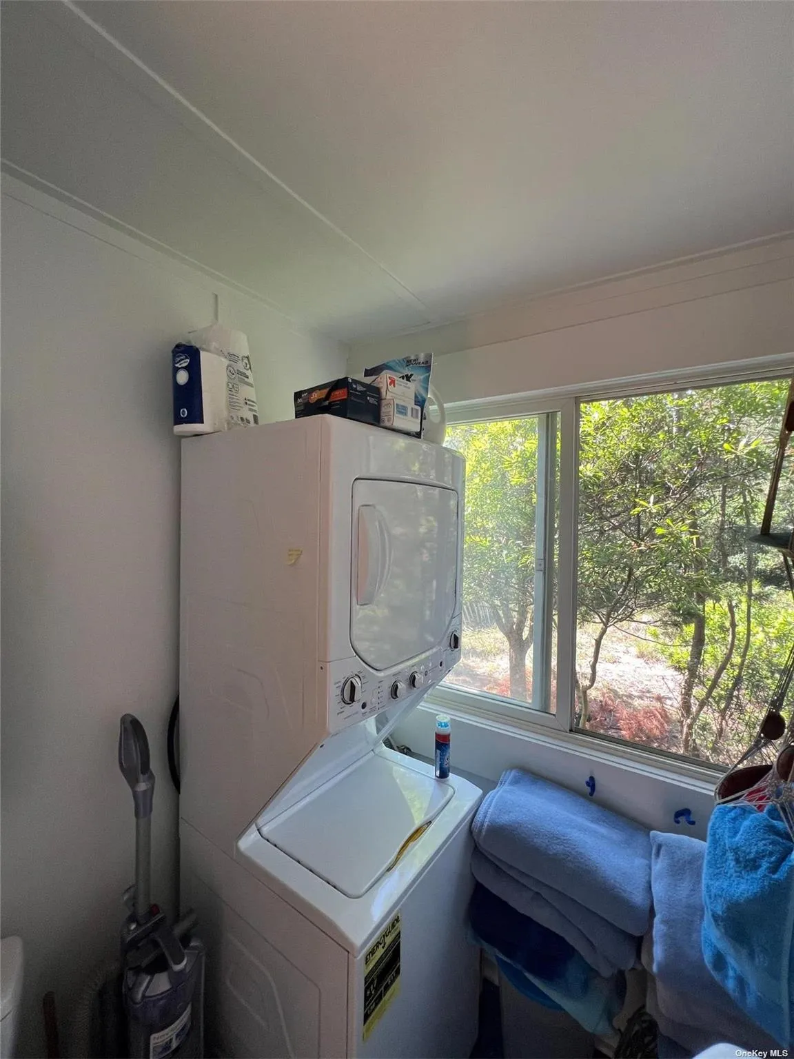 51 Beachwold Avenue, Islip, NY, 4 Bedrooms Bedrooms, 7 Rooms Rooms,1 BathroomBathrooms,Residential Lease,Idx,Beachwold,0,L3488233 51 Beachwold Avenue, Islip, NY, 4 Bedrooms Bedrooms, 7 Rooms Rooms,1 BathroomBathrooms,Residential Lease,Idx,Beachwold,0,L3488233