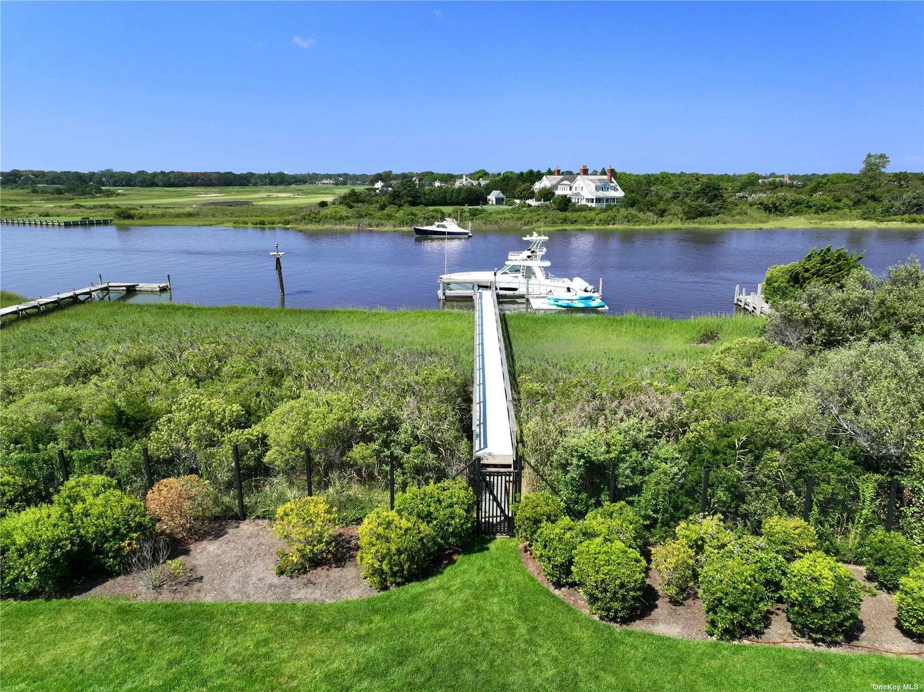 Private dock home to 42 Ft yacht Private dock home to 42 Ft yacht