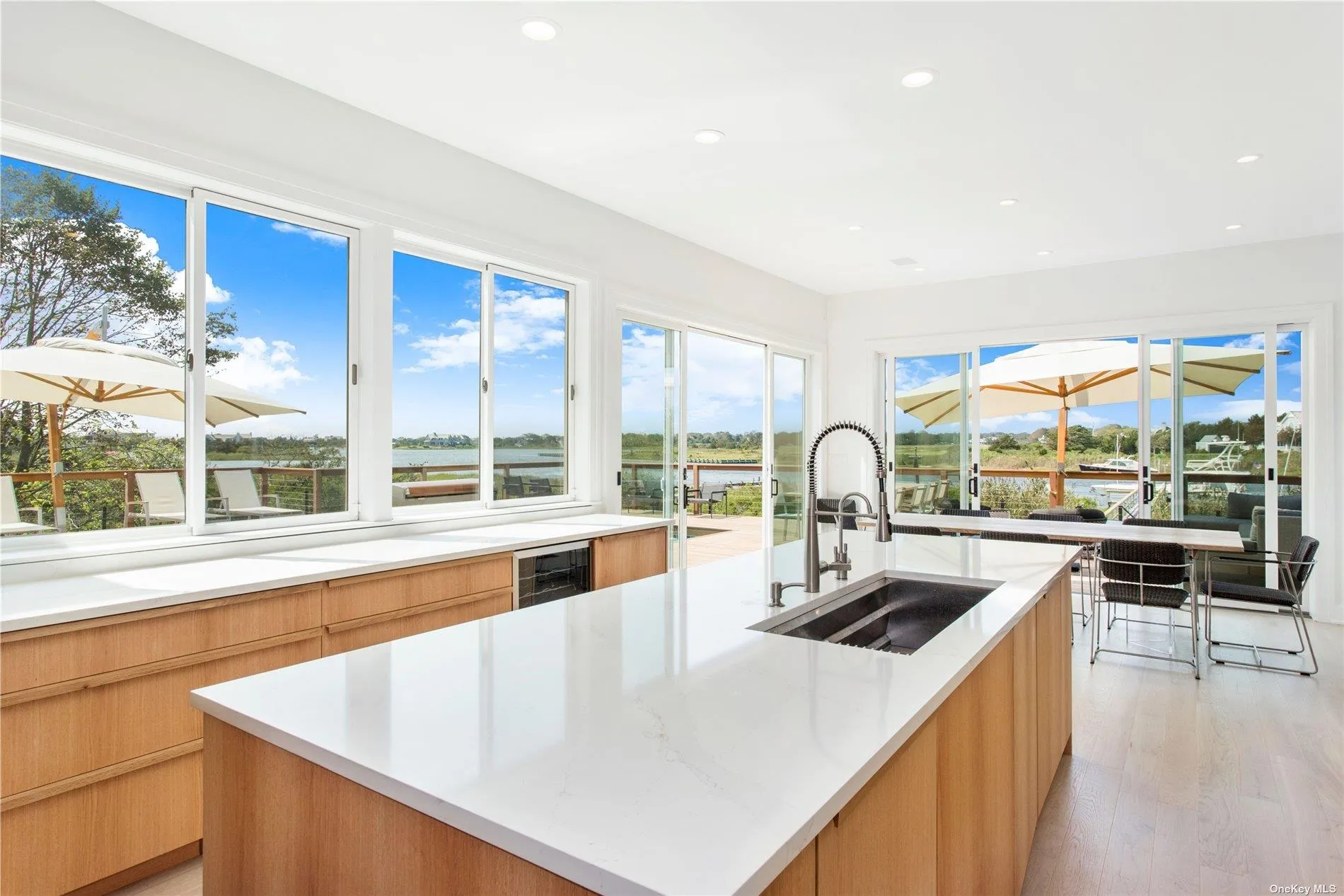 Spacious breathtaking bayviews Spacious breathtaking bayviews