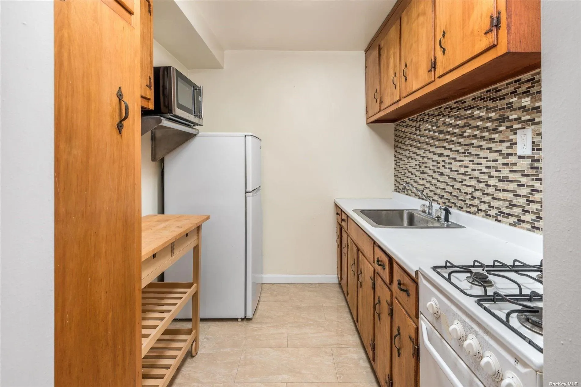 65-15 38th Avenue, New York, NY, 2 Rooms Rooms,1 BathroomBathrooms,Residential,For Rent,38th,0,L3506385 65-15 38th Avenue, New York, NY, 2 Rooms Rooms,1 BathroomBathrooms,Residential,For Rent,38th,0,L3506385
