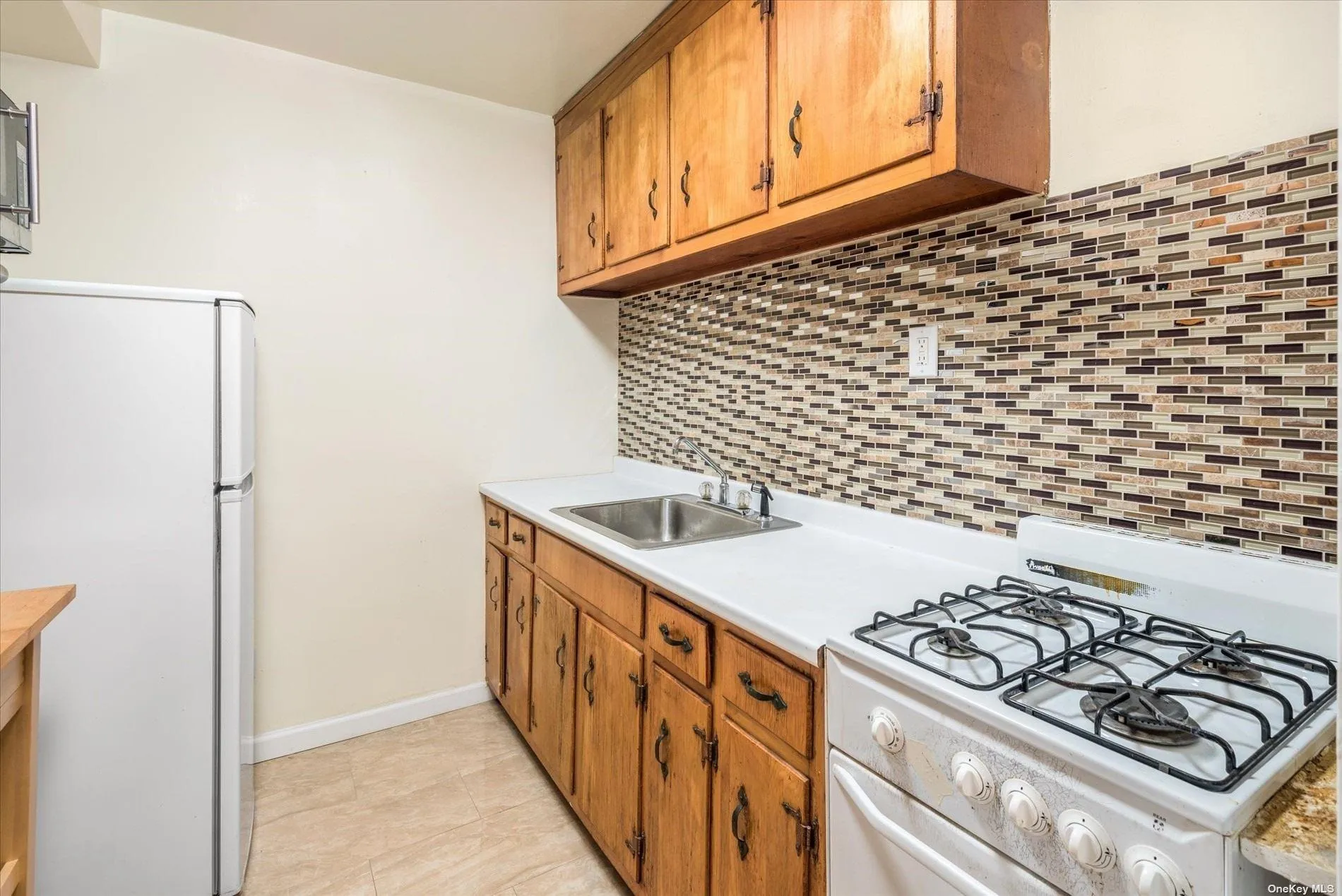 65-15 38th Avenue, New York, NY, 2 Rooms Rooms,1 BathroomBathrooms,Residential,For Rent,38th,0,L3506385 65-15 38th Avenue, New York, NY, 2 Rooms Rooms,1 BathroomBathrooms,Residential,For Rent,38th,0,L3506385