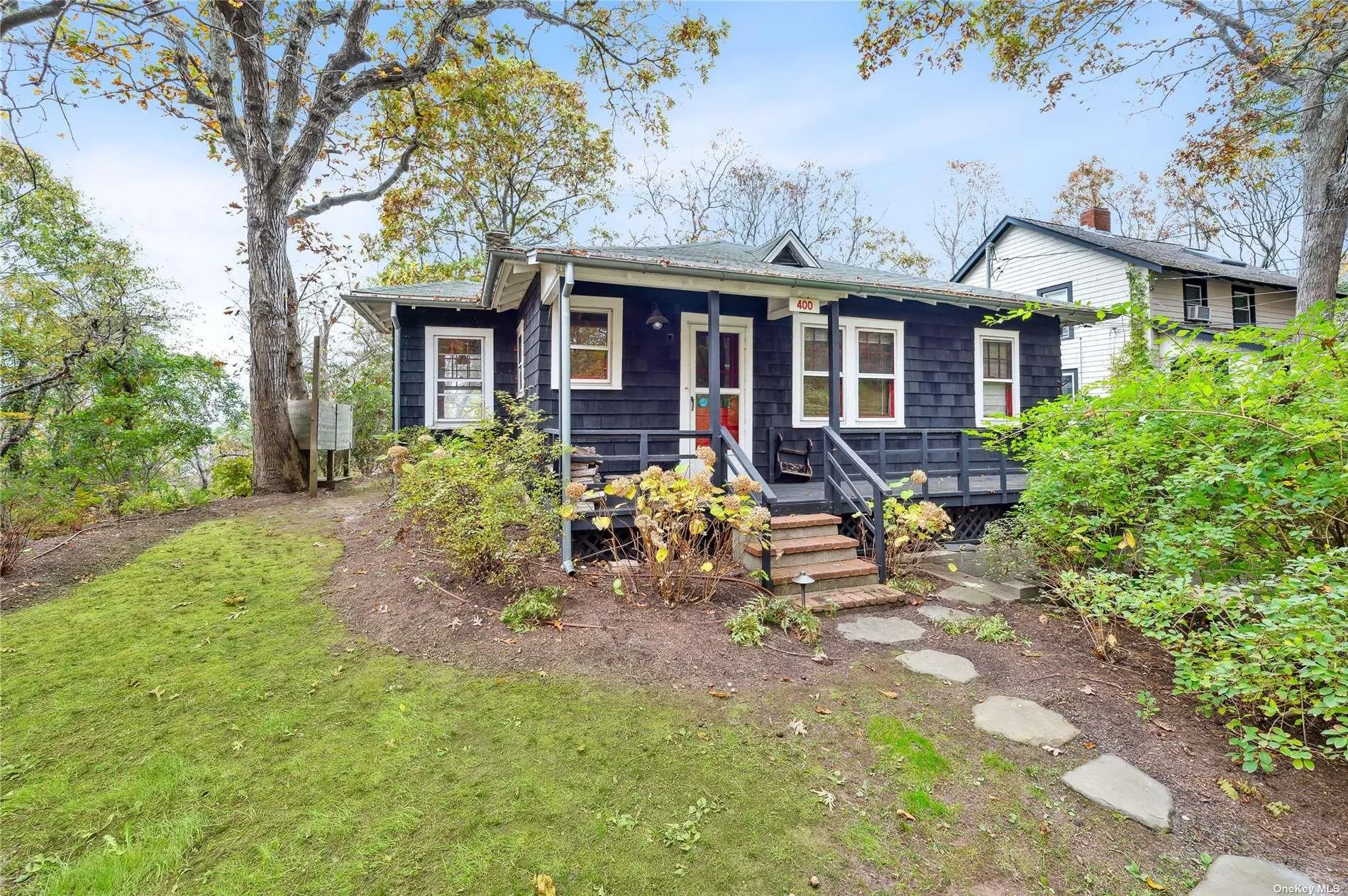 400 Diamond Lane 400 Diamond Lane