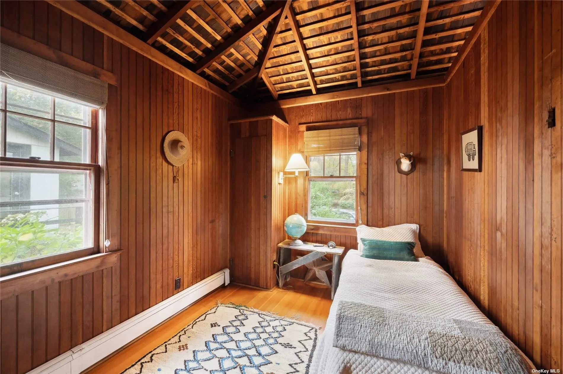 Bedroom with Twin Bed Bedroom with Twin Bed