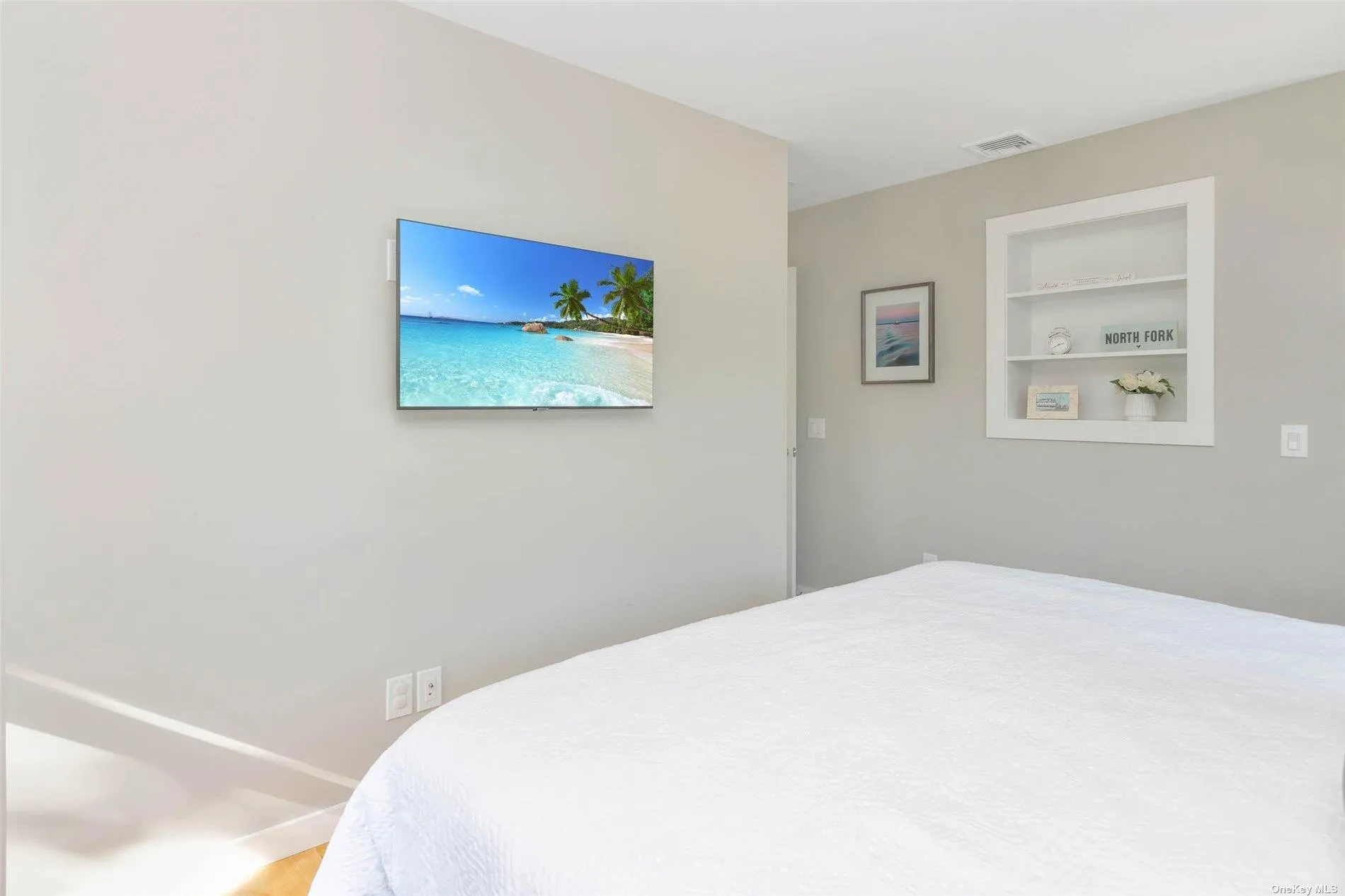 155 Bridge Street, Southold, NY, 5 Bedrooms Bedrooms, 9 Rooms Rooms,3 BathroomsBathrooms,Residential Lease,Idx,Bridge,0,L3518307 155 Bridge Street, Southold, NY, 5 Bedrooms Bedrooms, 9 Rooms Rooms,3 BathroomsBathrooms,Residential Lease,Idx,Bridge,0,L3518307