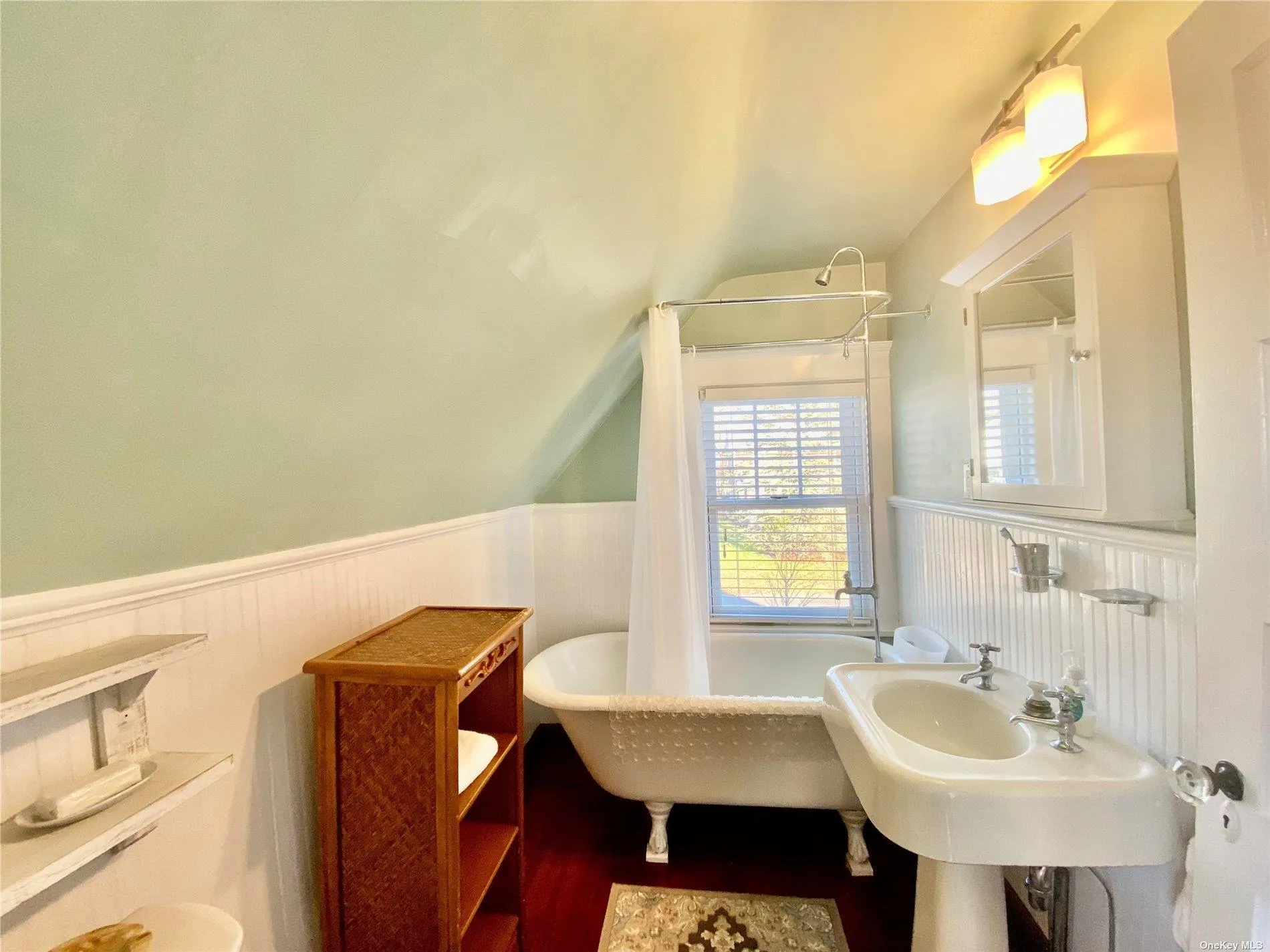 1975 Youngs Avenue, Southold, NY, 3 Bedrooms Bedrooms, 7 Rooms Rooms,2 BathroomsBathrooms,Residential Lease,Idx,Youngs,0,L3518830 1975 Youngs Avenue, Southold, NY, 3 Bedrooms Bedrooms, 7 Rooms Rooms,2 BathroomsBathrooms,Residential Lease,Idx,Youngs,0,L3518830