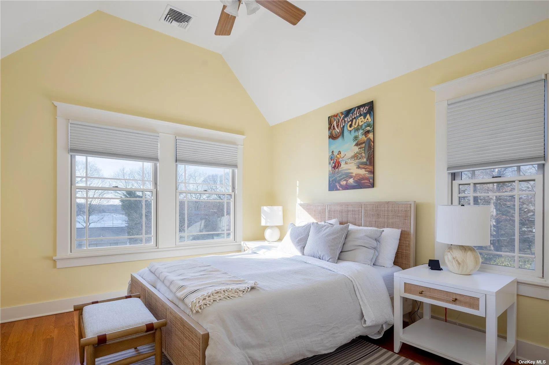 Bedroom 1 - Queen Bedroom 1 - Queen