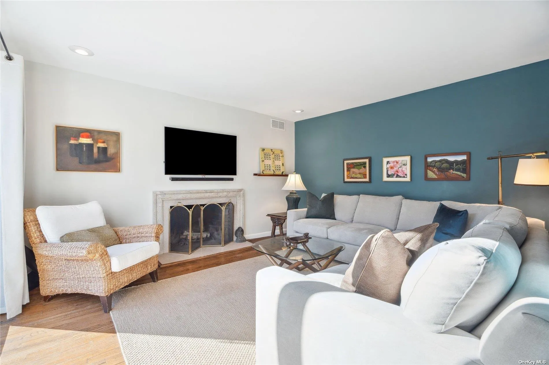 686 Hill Street, Southampton, NY, 4 Bedrooms Bedrooms, 7 Rooms Rooms,3 BathroomsBathrooms,Residential Lease,Idx,Hill,0,L3526793 686 Hill Street, Southampton, NY, 4 Bedrooms Bedrooms, 7 Rooms Rooms,3 BathroomsBathrooms,Residential Lease,Idx,Hill,0,L3526793