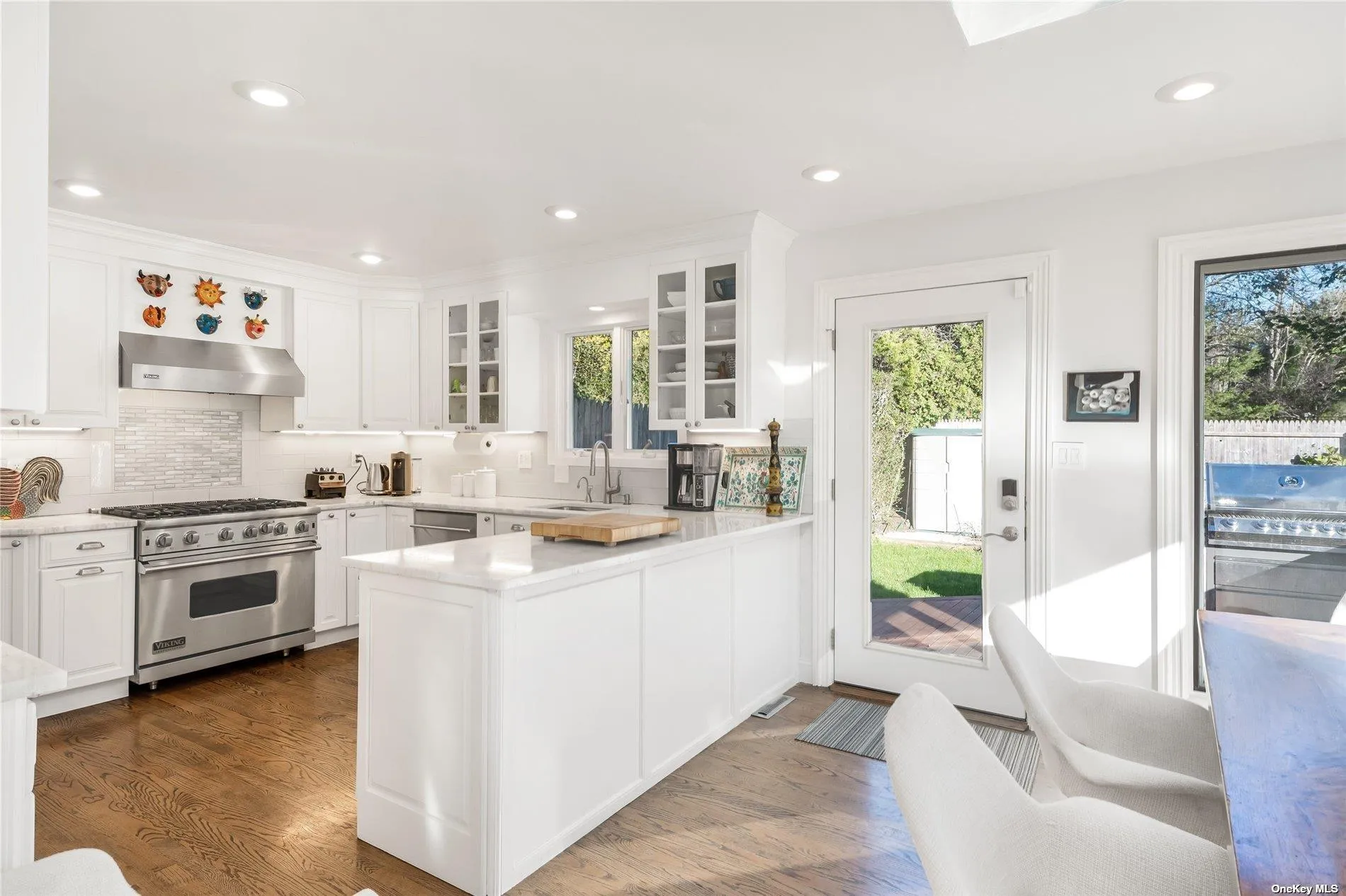 686 Hill Street, Southampton, NY, 4 Bedrooms Bedrooms, 7 Rooms Rooms,3 BathroomsBathrooms,Residential Lease,For Rent,Hill,0,L3526793 686 Hill Street, Southampton, NY, 4 Bedrooms Bedrooms, 7 Rooms Rooms,3 BathroomsBathrooms,Residential Lease,For Rent,Hill,0,L3526793