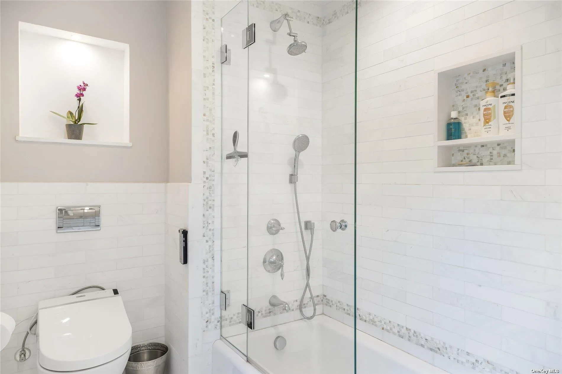 686 Hill Street, Southampton, NY, 4 Bedrooms Bedrooms, 7 Rooms Rooms,3 BathroomsBathrooms,Residential Lease,Idx,Hill,0,L3526793 686 Hill Street, Southampton, NY, 4 Bedrooms Bedrooms, 7 Rooms Rooms,3 BathroomsBathrooms,Residential Lease,Idx,Hill,0,L3526793