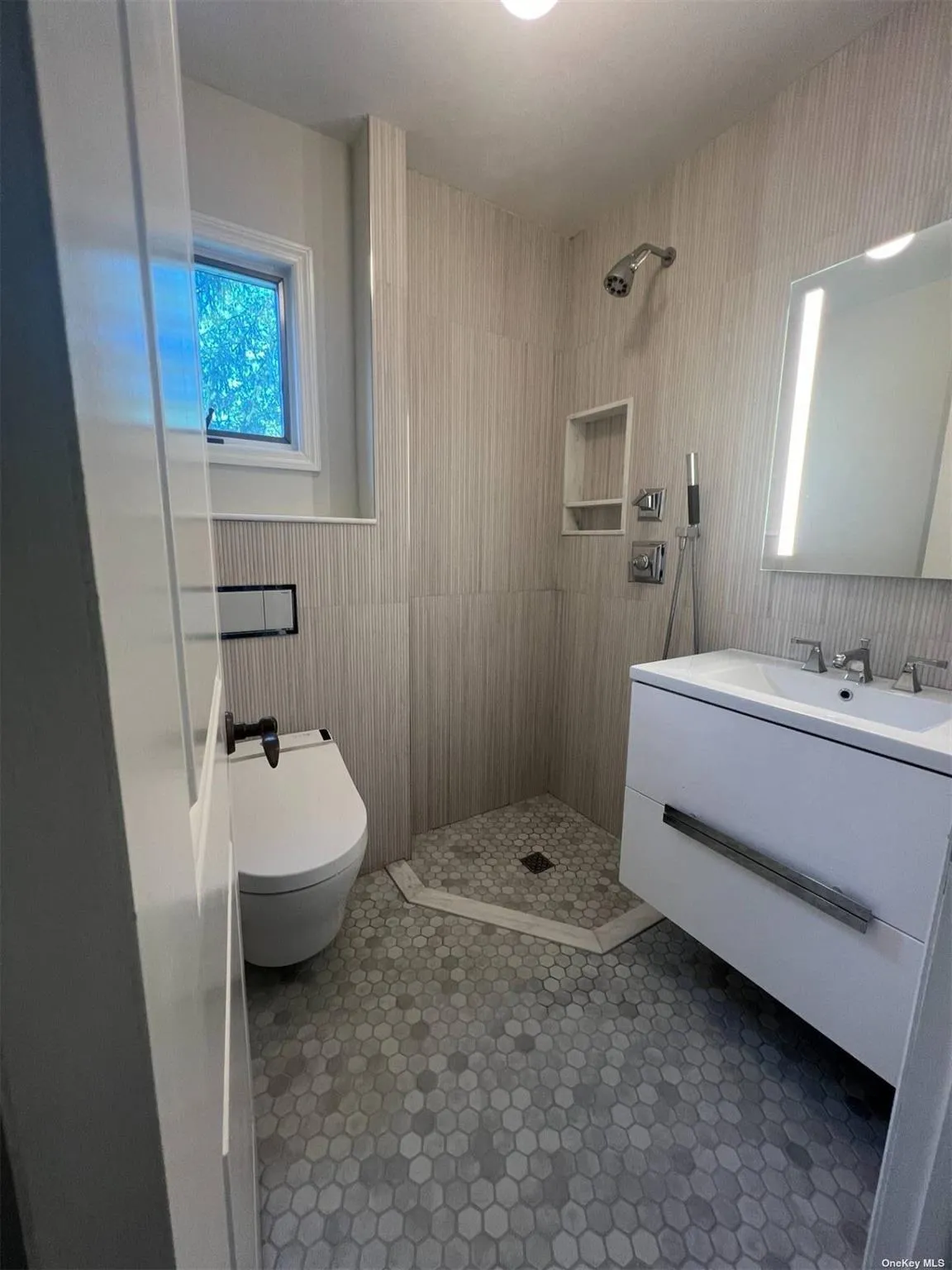 686 Hill Street, Southampton, NY, 4 Bedrooms Bedrooms, 7 Rooms Rooms,3 BathroomsBathrooms,Residential Lease,For Rent,Hill,0,L3526793 686 Hill Street, Southampton, NY, 4 Bedrooms Bedrooms, 7 Rooms Rooms,3 BathroomsBathrooms,Residential Lease,For Rent,Hill,0,L3526793