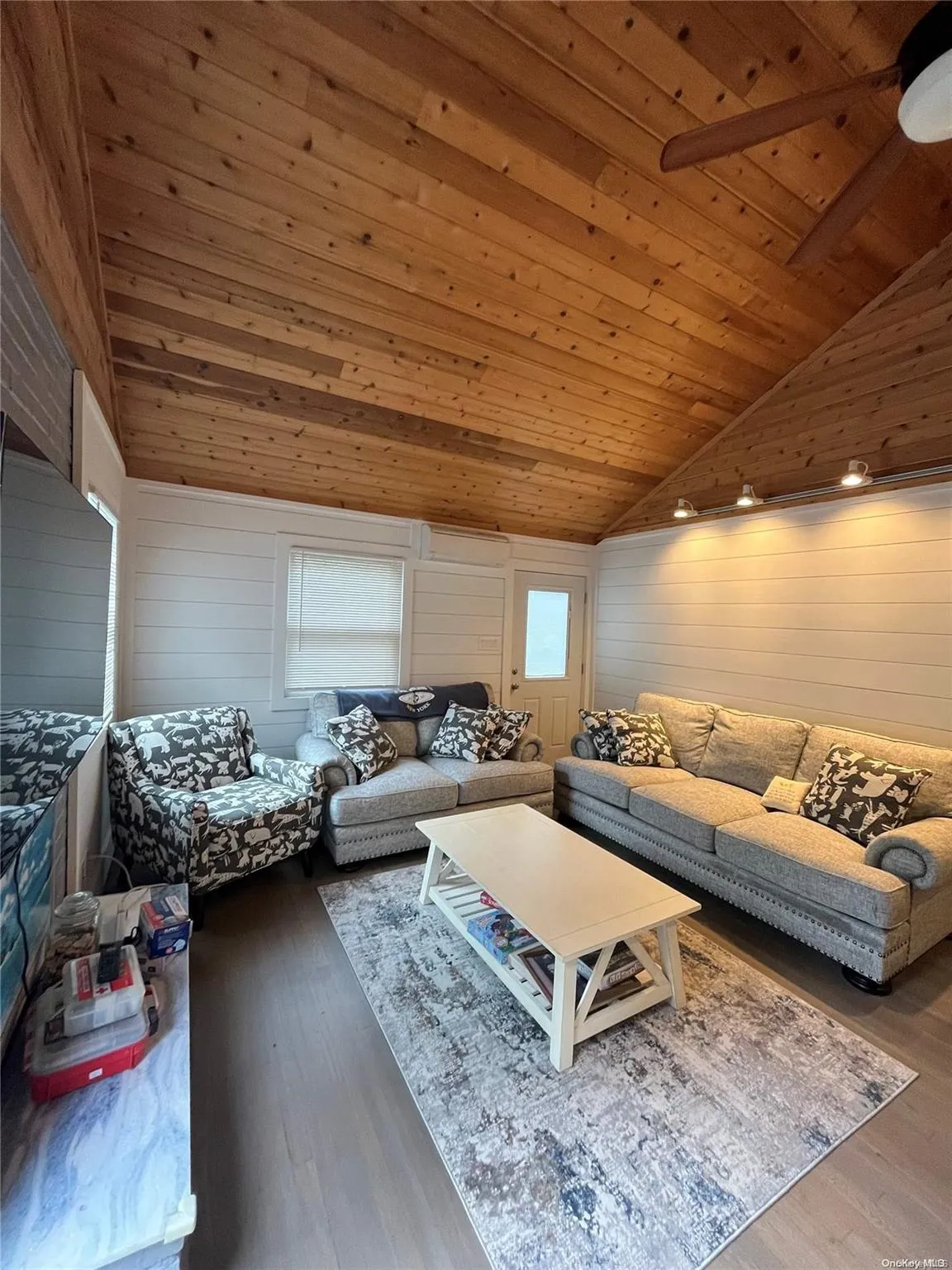 6 Champlain, Brookhaven, NY, 5 Bedrooms Bedrooms, 7 Rooms Rooms,2 BathroomsBathrooms,Residential Lease,For Rent,Champlain,0,L3531199 6 Champlain, Brookhaven, NY, 5 Bedrooms Bedrooms, 7 Rooms Rooms,2 BathroomsBathrooms,Residential Lease,For Rent,Champlain,0,L3531199