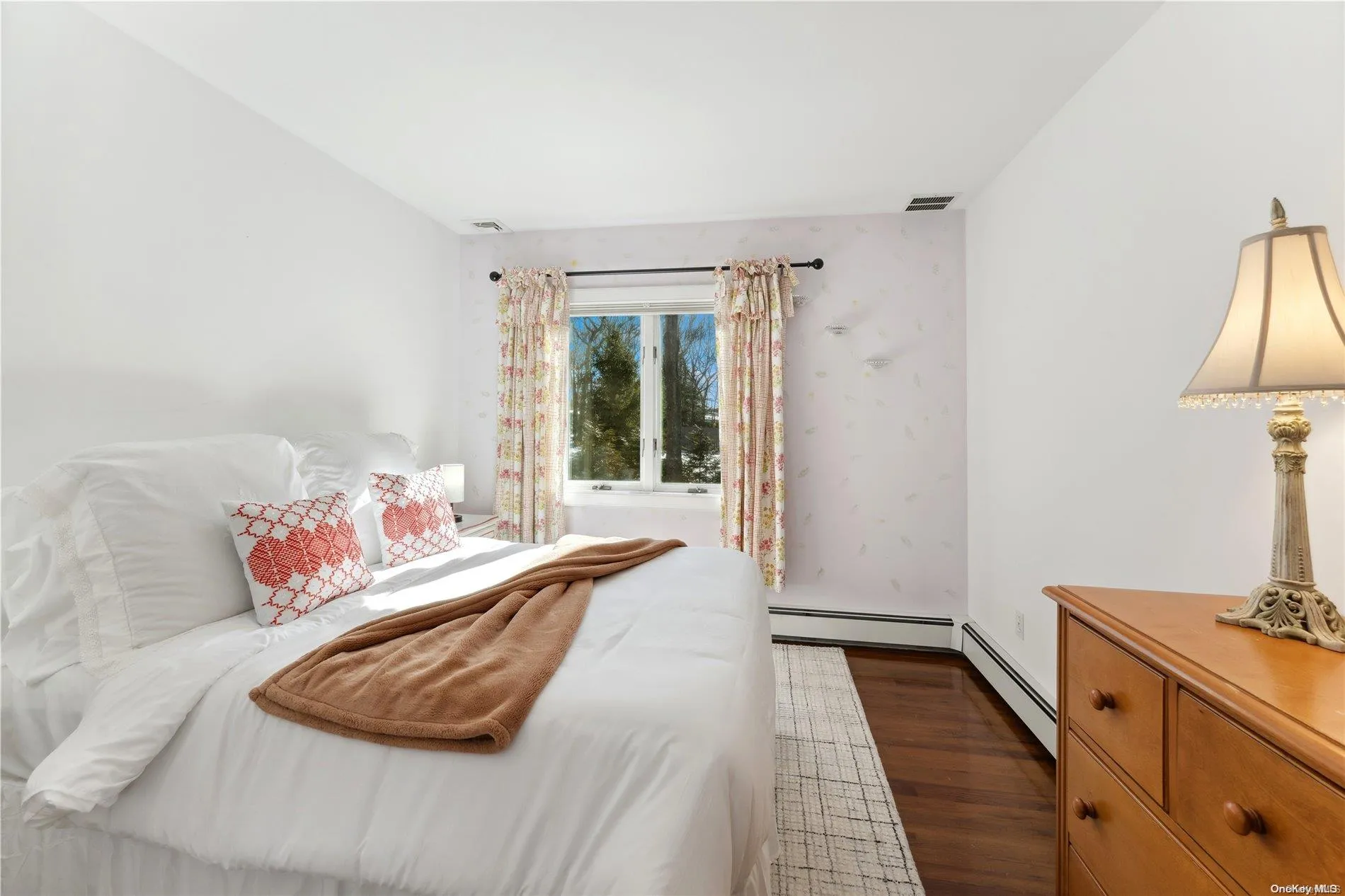 21 Harbor View Avenue, East Hampton, NY, 5 Bedrooms Bedrooms, 8 Rooms Rooms,3 BathroomsBathrooms,Residential Lease,Idx,Harbor View,0,L3532584 21 Harbor View Avenue, East Hampton, NY, 5 Bedrooms Bedrooms, 8 Rooms Rooms,3 BathroomsBathrooms,Residential Lease,Idx,Harbor View,0,L3532584