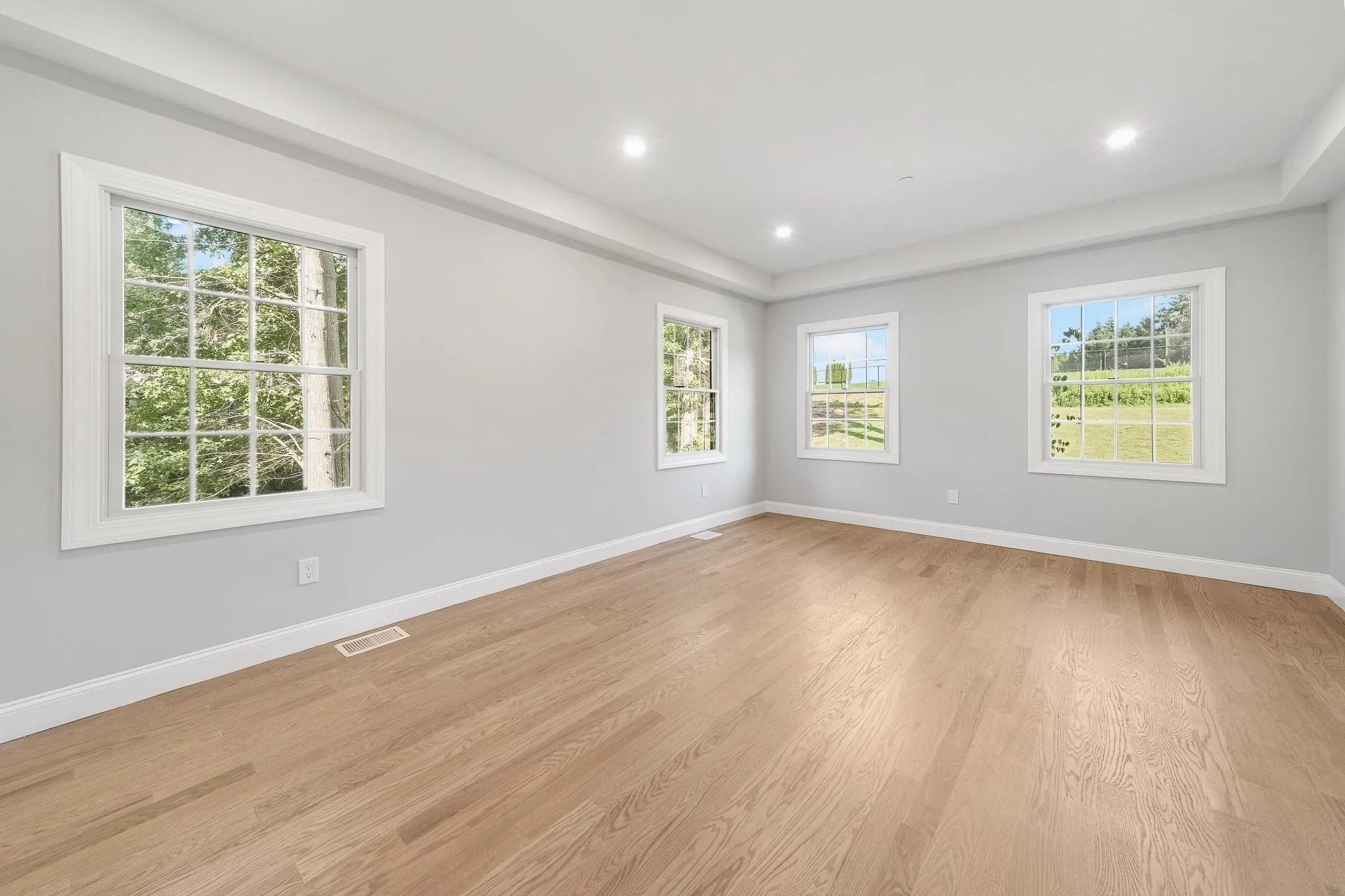 Empty room with light hardwood / wood-style floors Empty room with light hardwood / wood-style floors